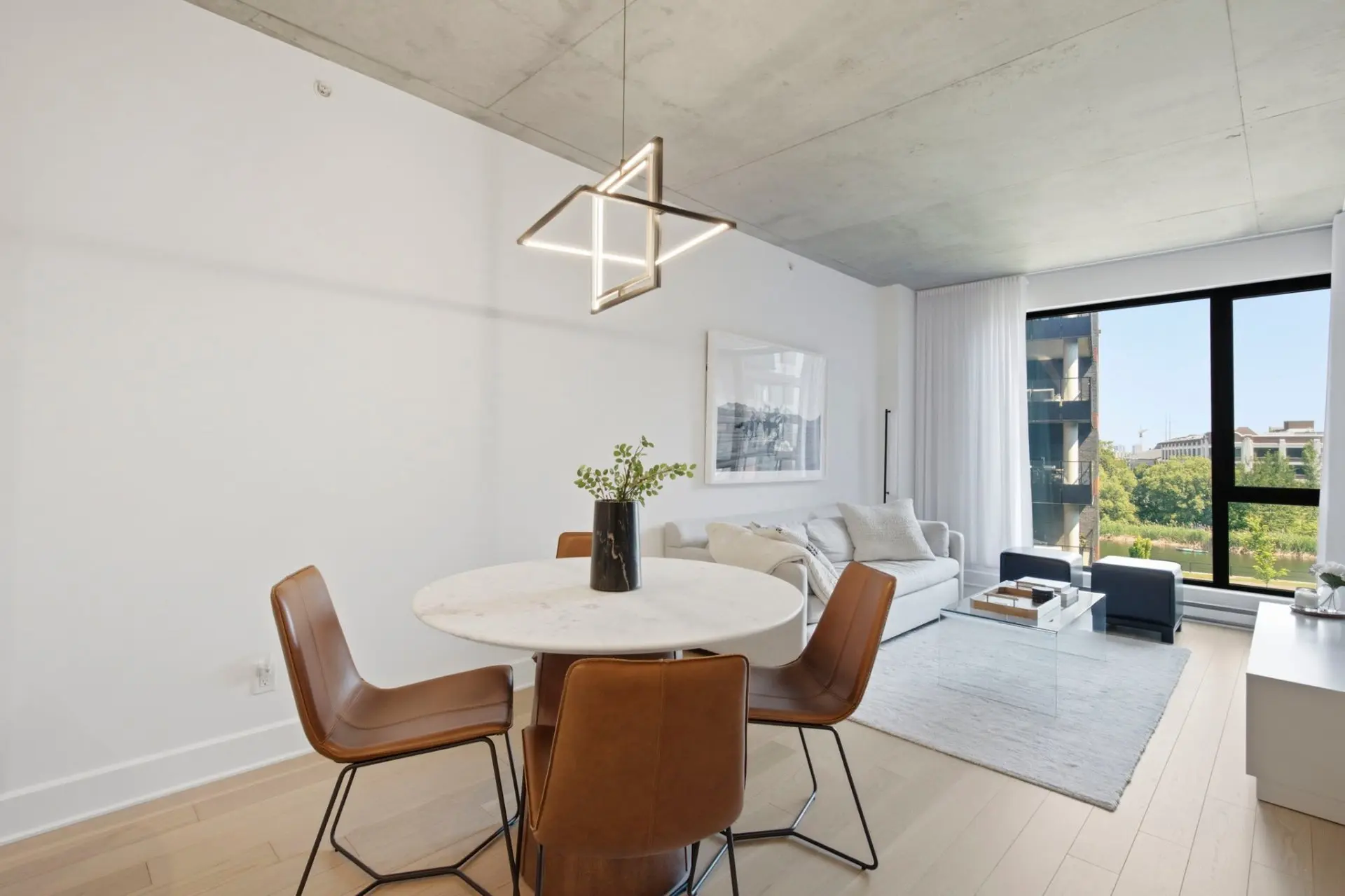 38 Rue du Square-Sir-George-Étienne-Cartier, # 420 — photo 1