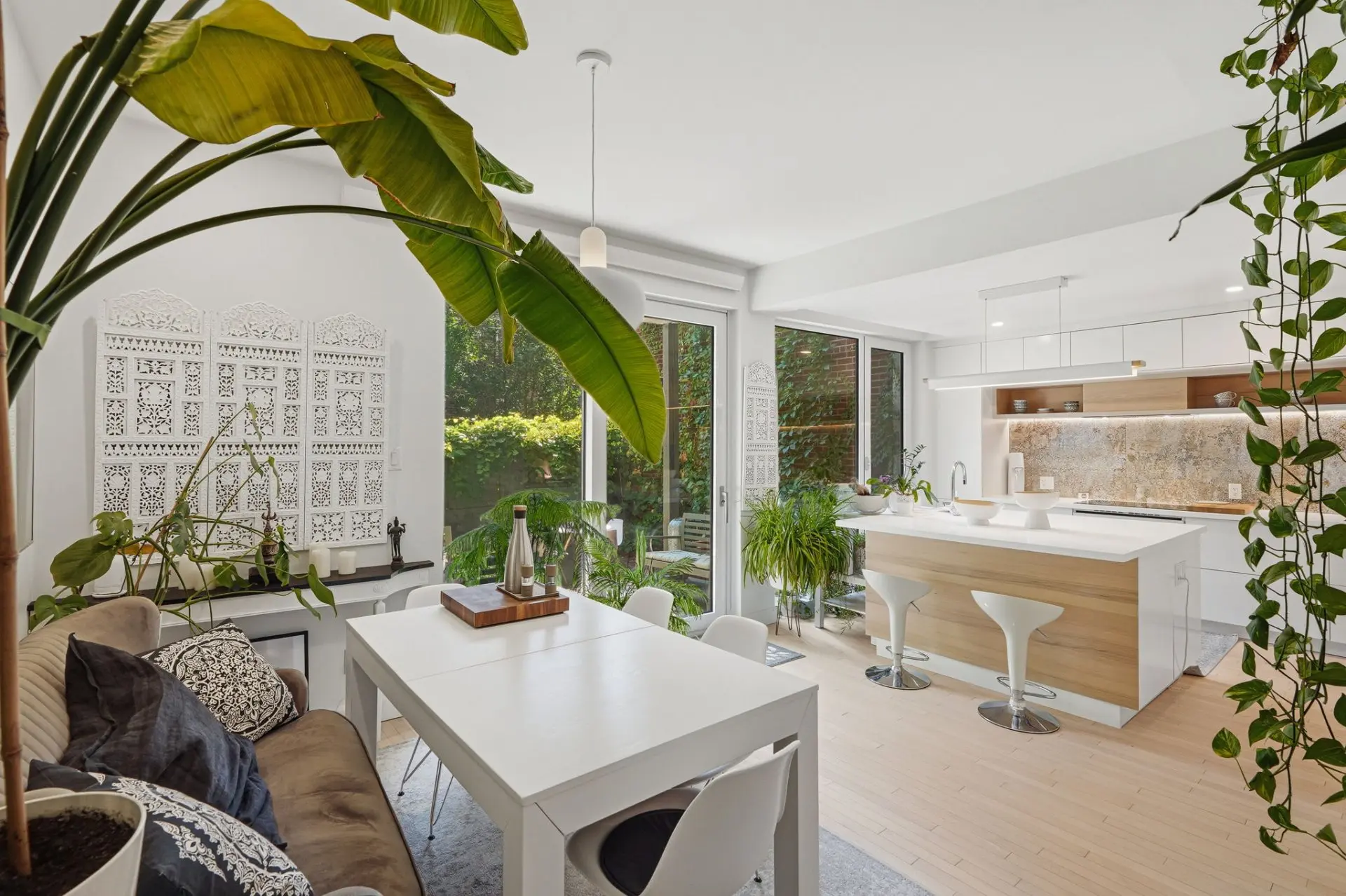 5622 Av. de l'Esplanade — photo 1