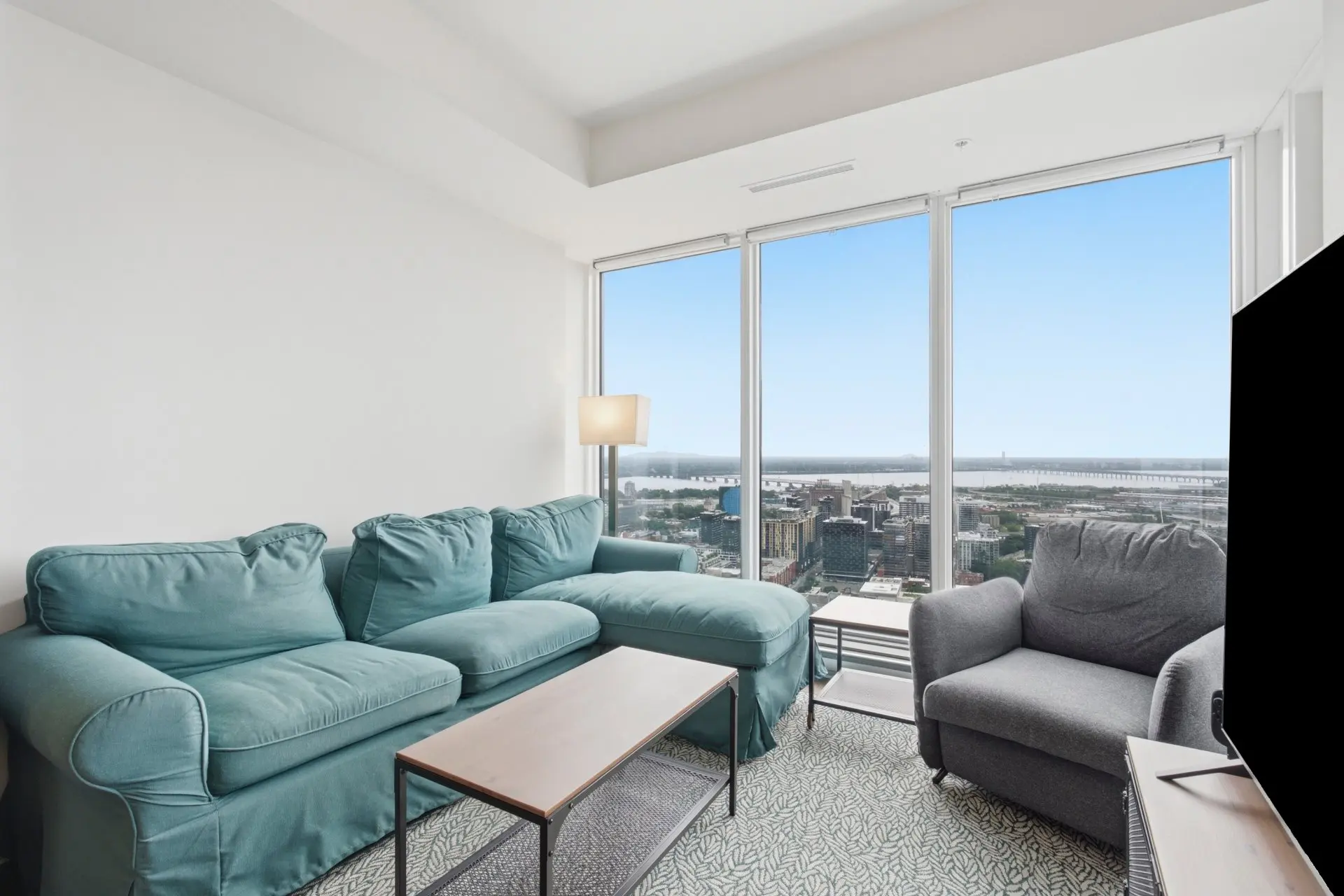 1188 Rue St-Antoine O., # 4303 — photo 3
