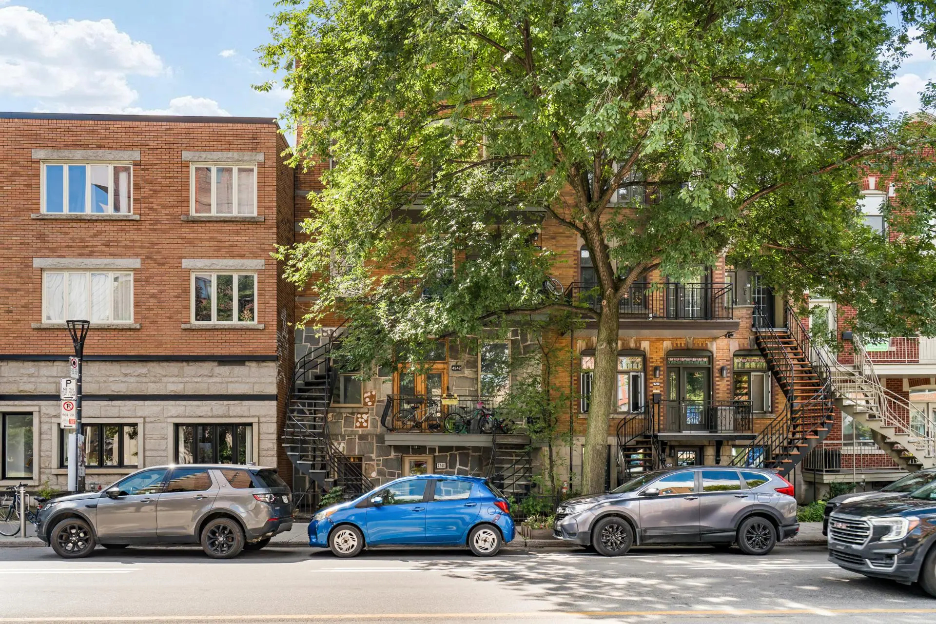 4240 Av. Papineau — photo 1
