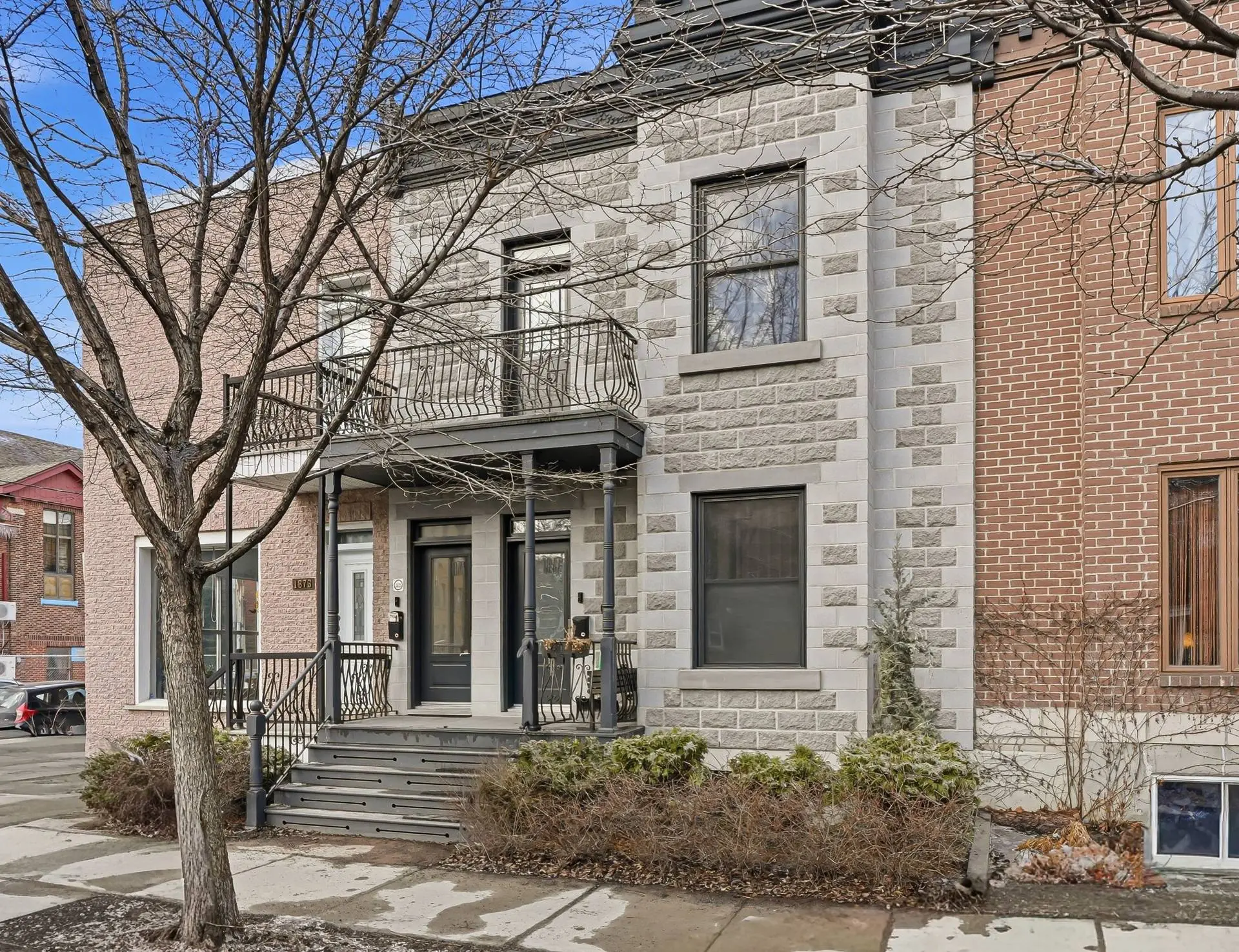 1875 Rue Masson — photo 2