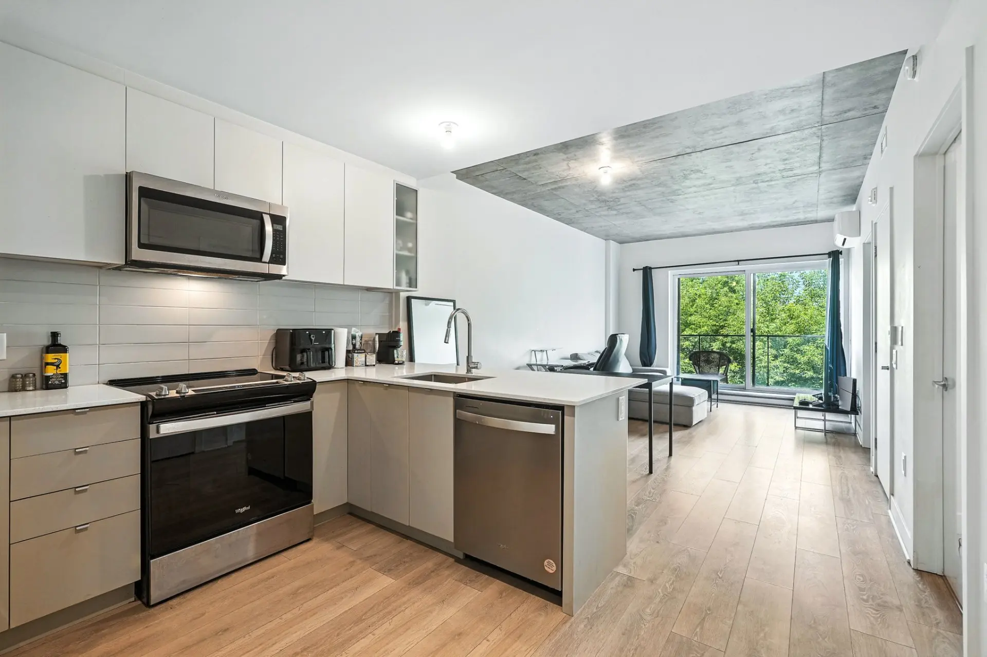 9280 Av. Dubuisson, # 402 — photo 1