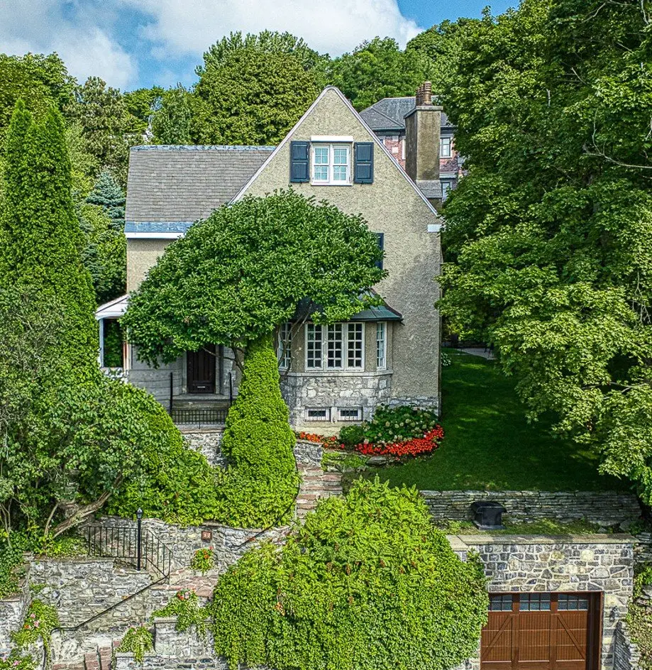 65 Crois. Rosemount, Westmount — photo 1
