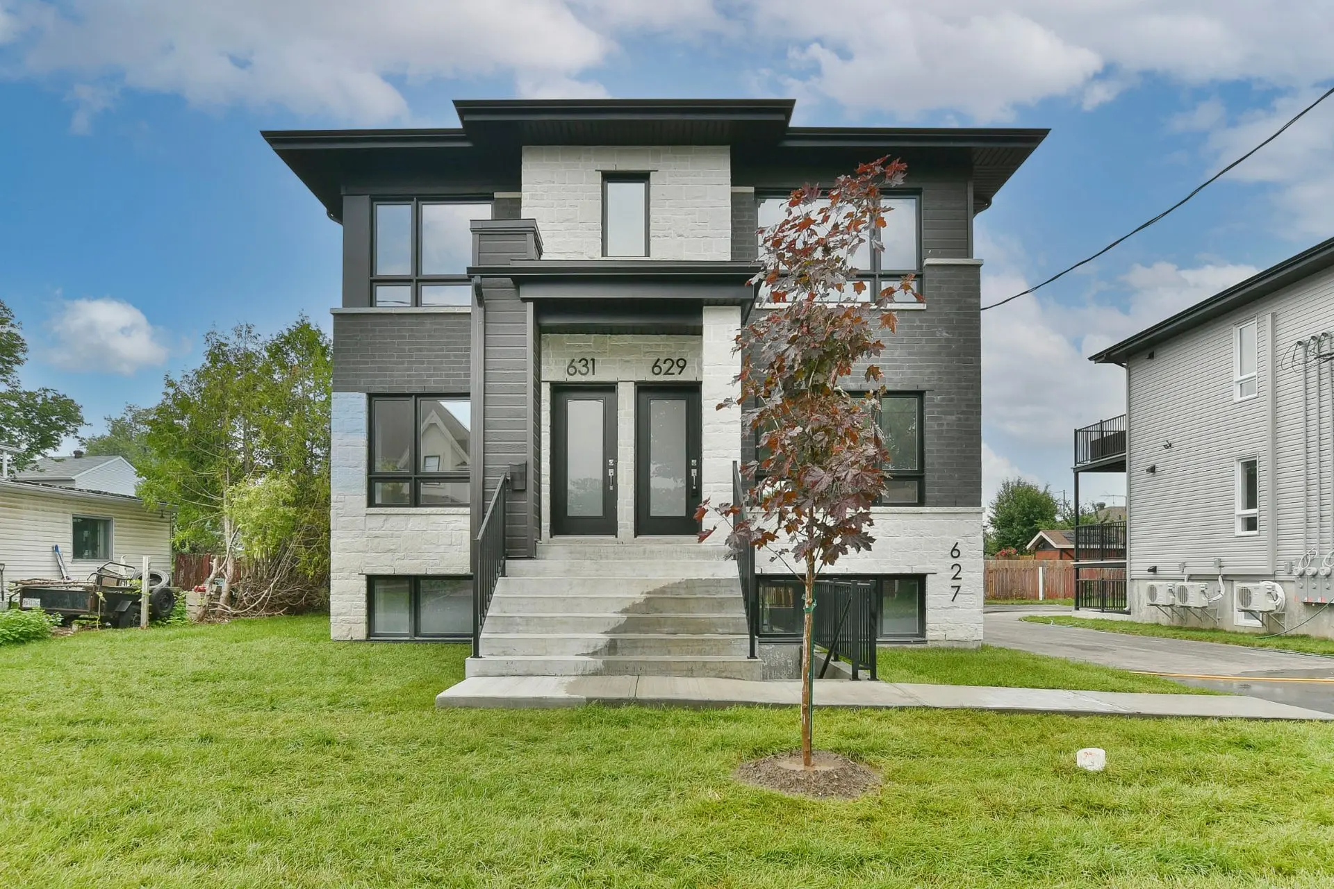 631 3e Avenue — photo 1