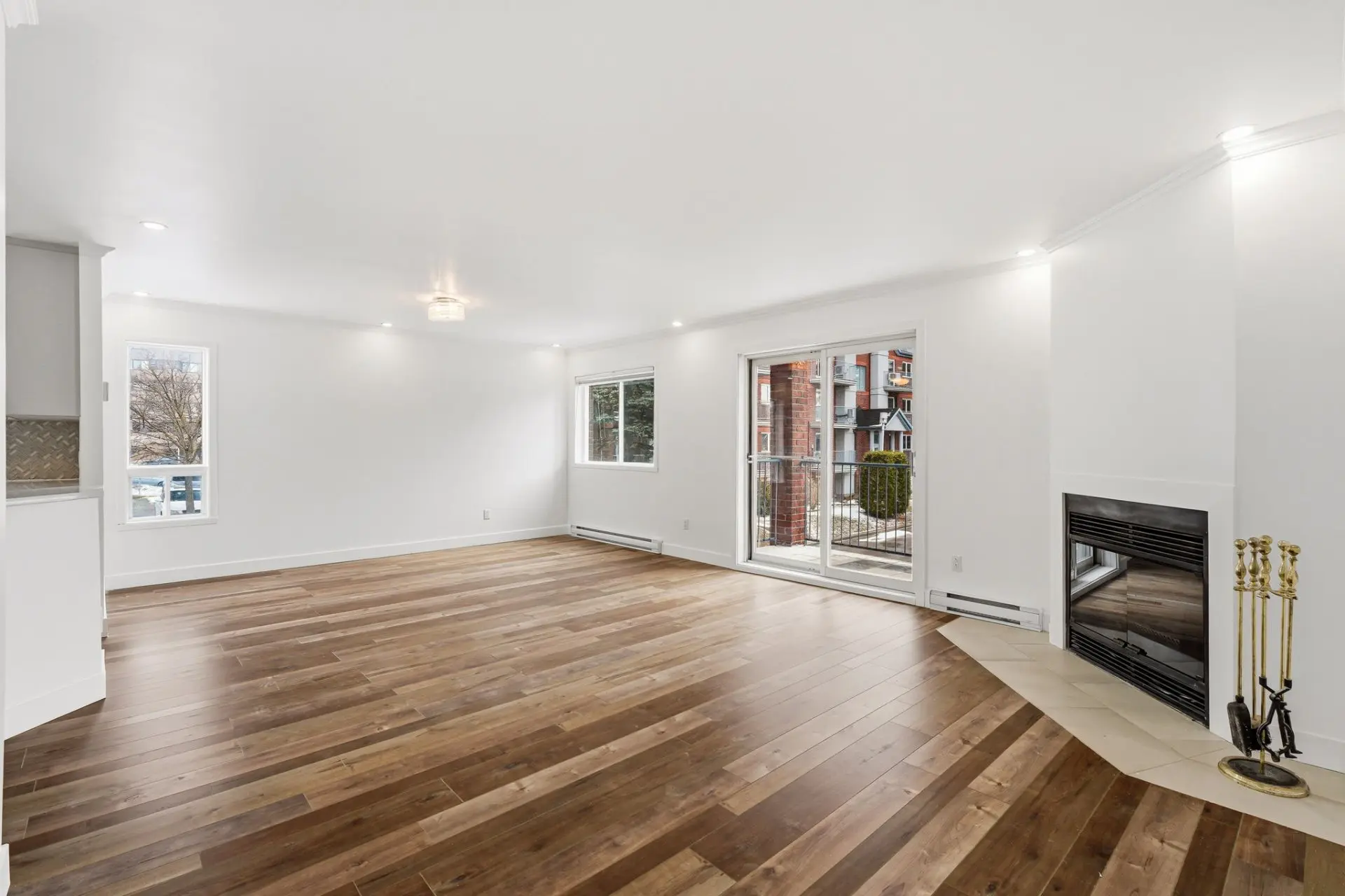 985 Av. St-Charles, # 204 — photo 3
