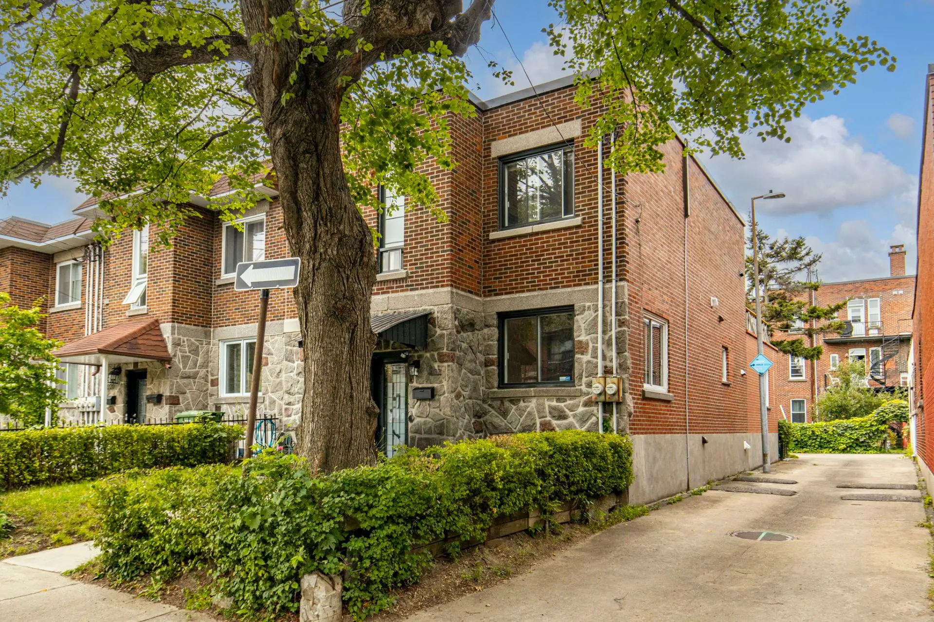 1032 Av. Wilson — photo 2
