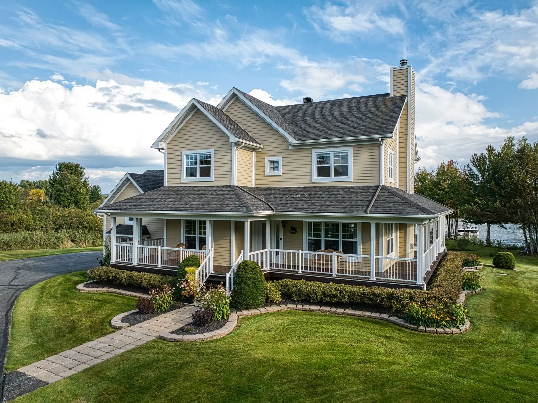 996 Ch. Bolduc, Magog — photo 1