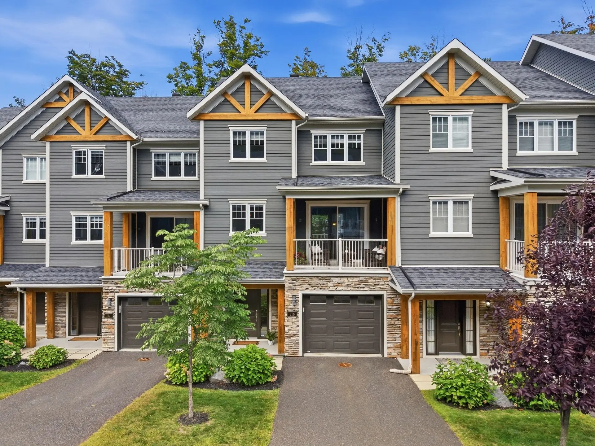 216 Rue du Cercle-des-Cantons, Bromont — photo 1