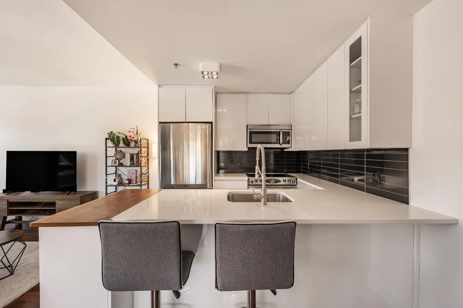 2525 Av. des Érables, # 303 — photo 2