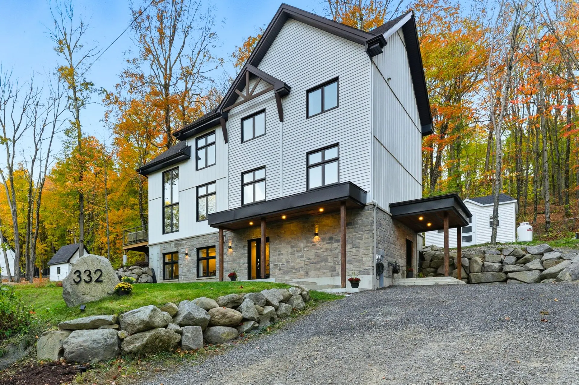 332 Ch. Huntington, Bromont — photo 1