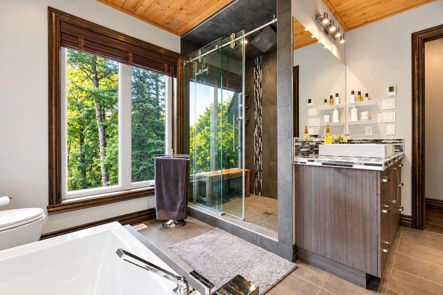 Ensuite bathroom