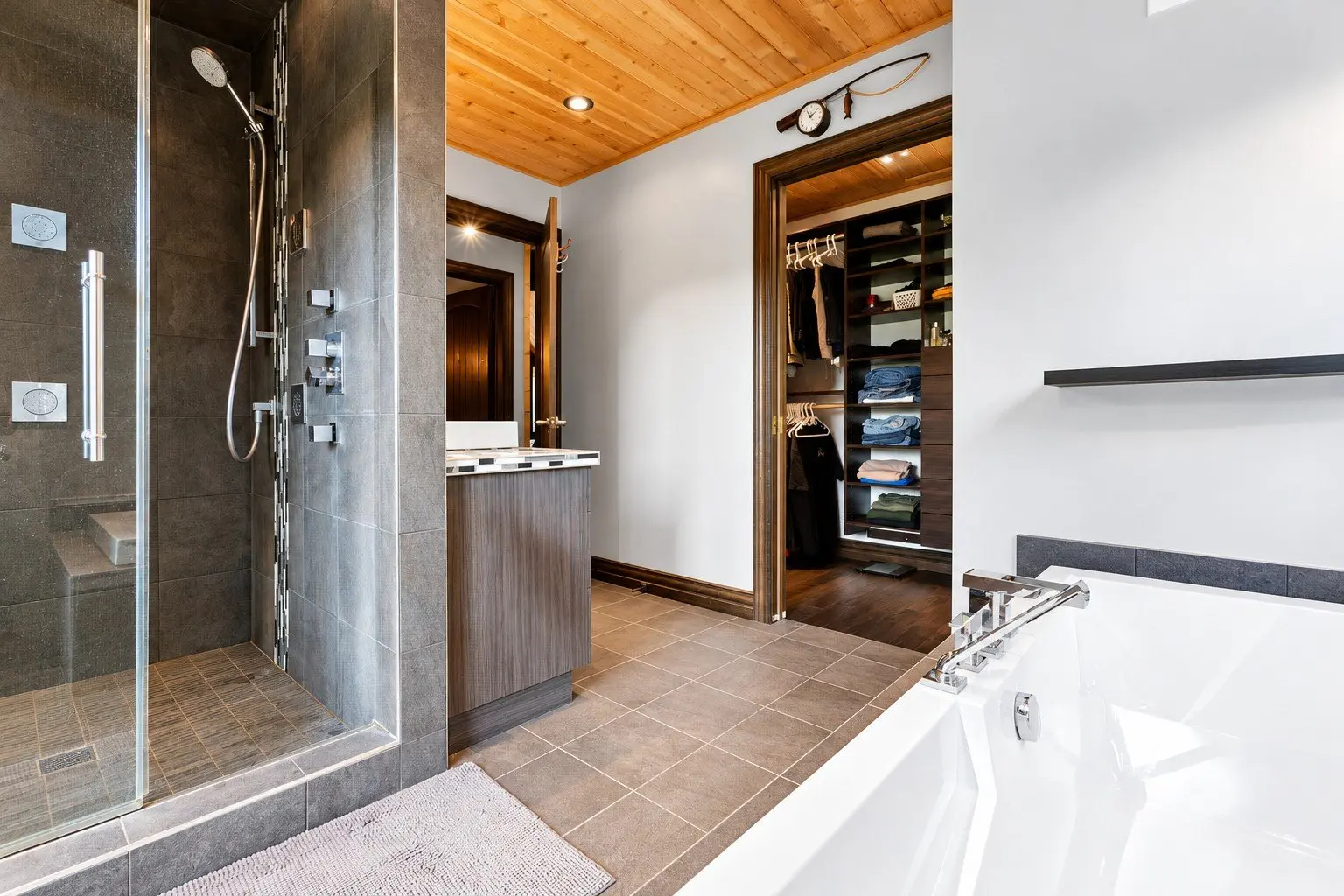 Ensuite bathroom