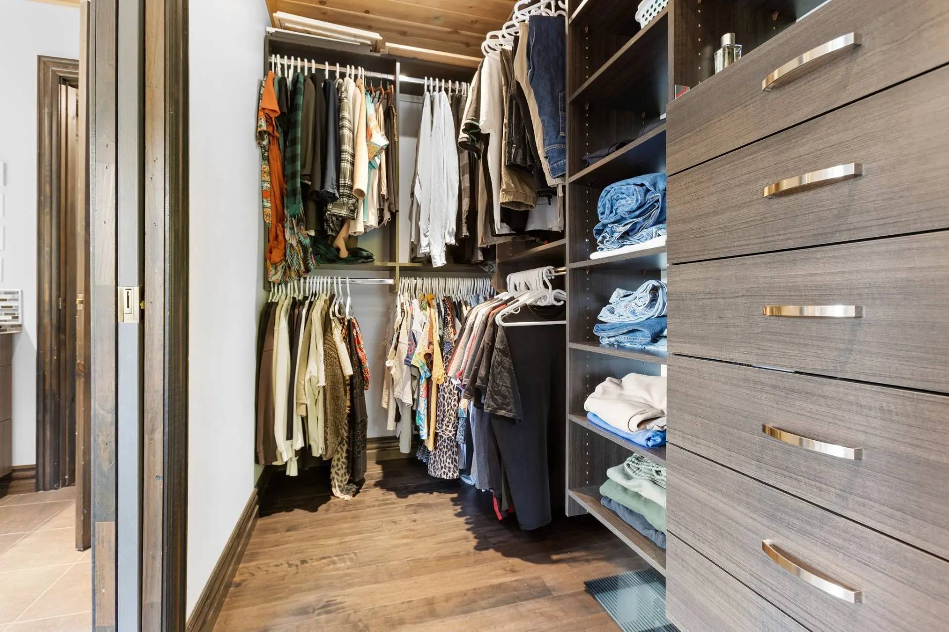 Walk-in closet