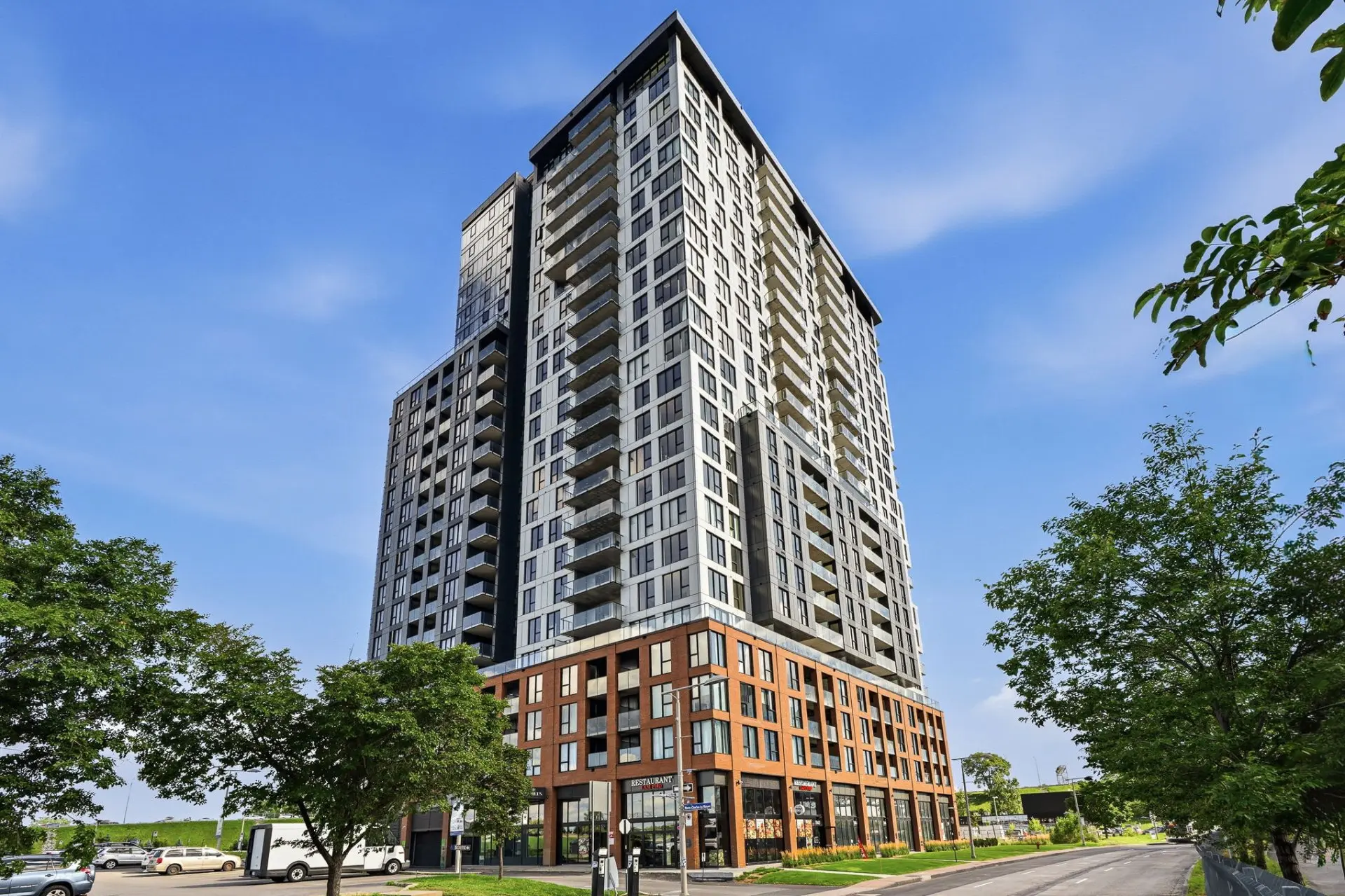200 Rue Marie-Charles-Le Moyne, # 2301 — photo 2