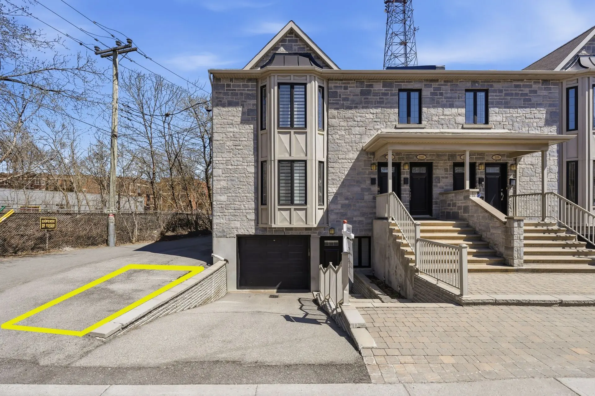2107 Av. de Melrose — photo 1