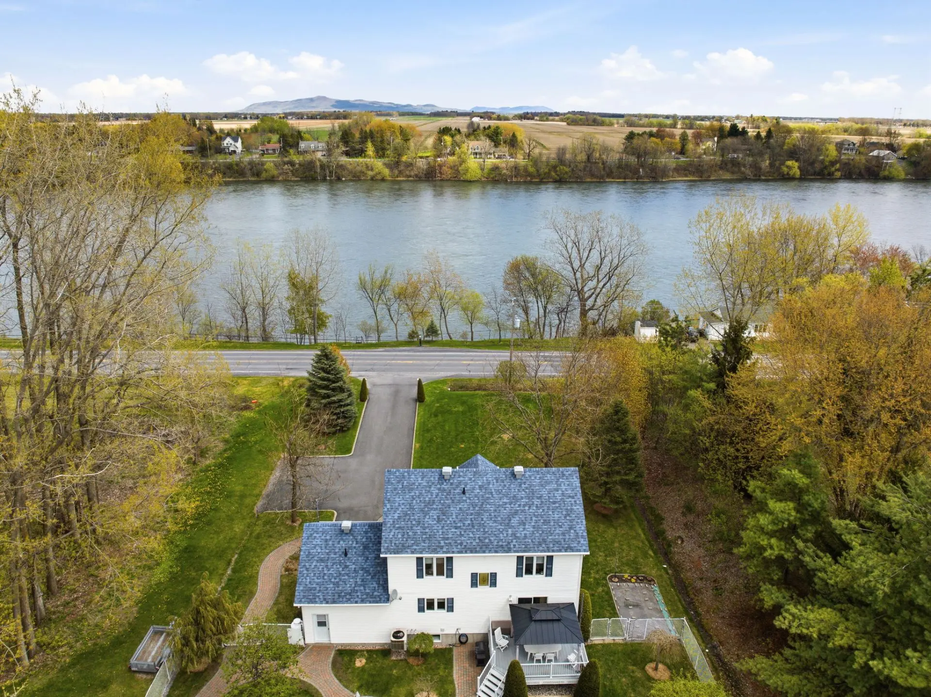 3270 Ch. Ste-Thérèse, Carignan — photo 2