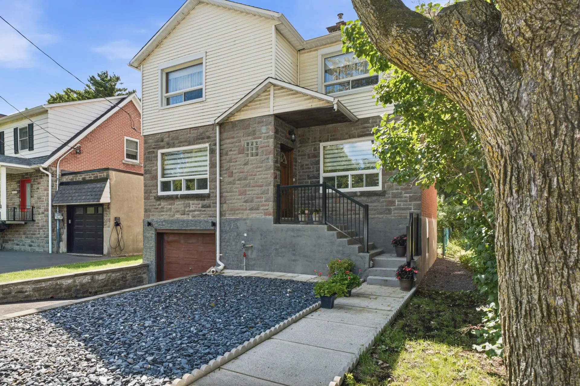 4880 Av. Connaught — photo 2