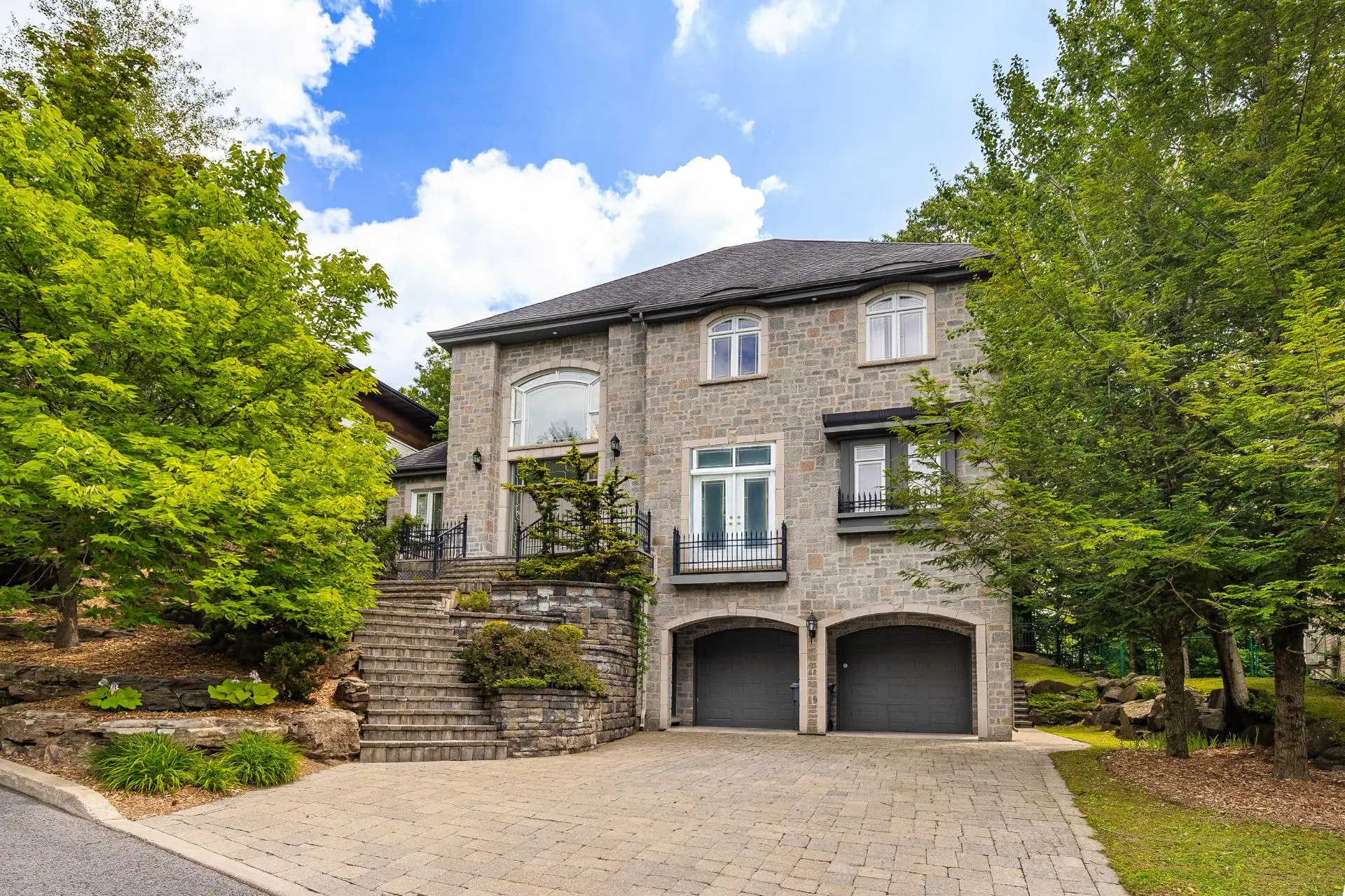 910 Place de la Corniche, Saint-Bruno-de-Montarville — photo 1