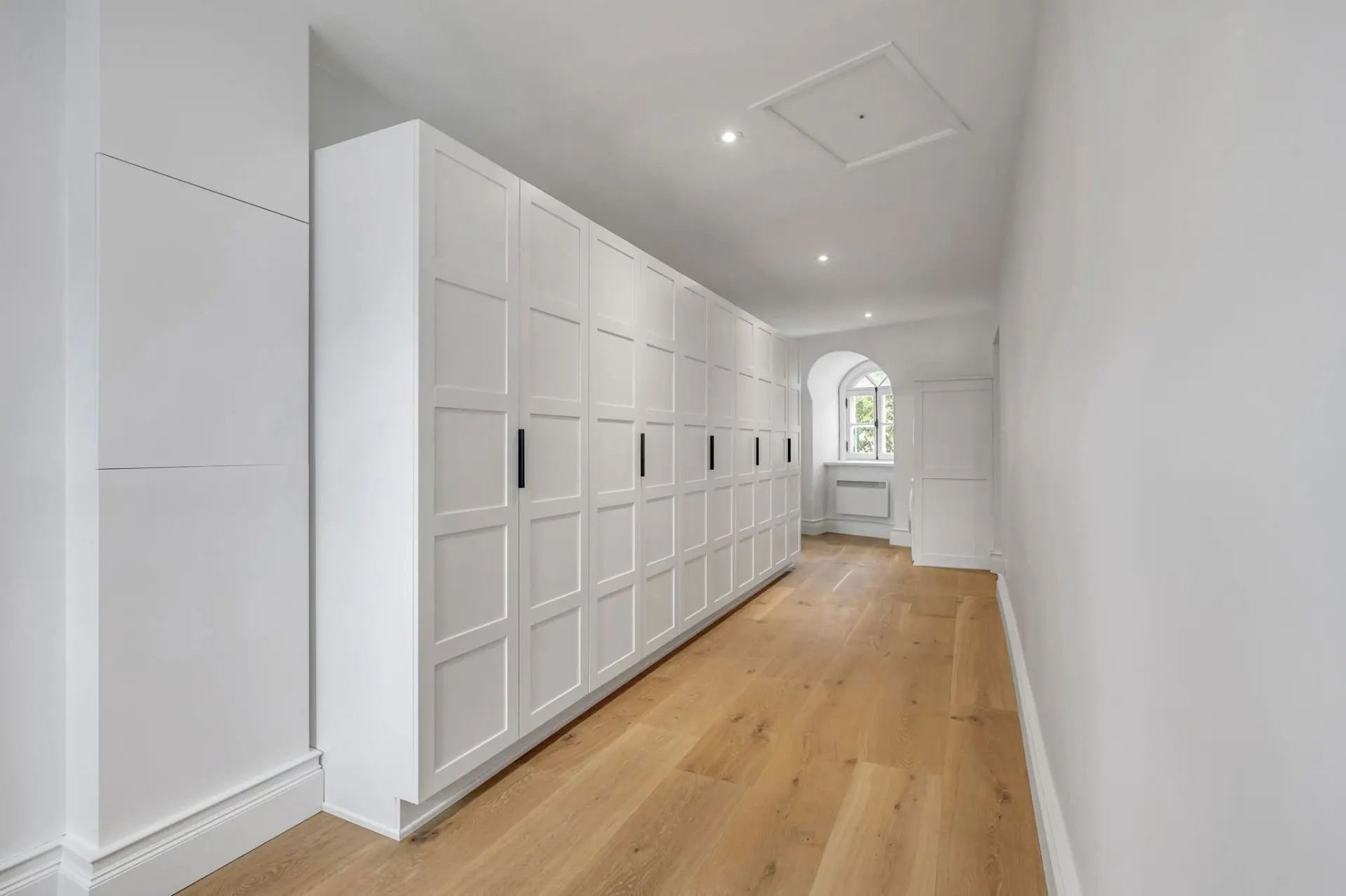 Walk-in closet