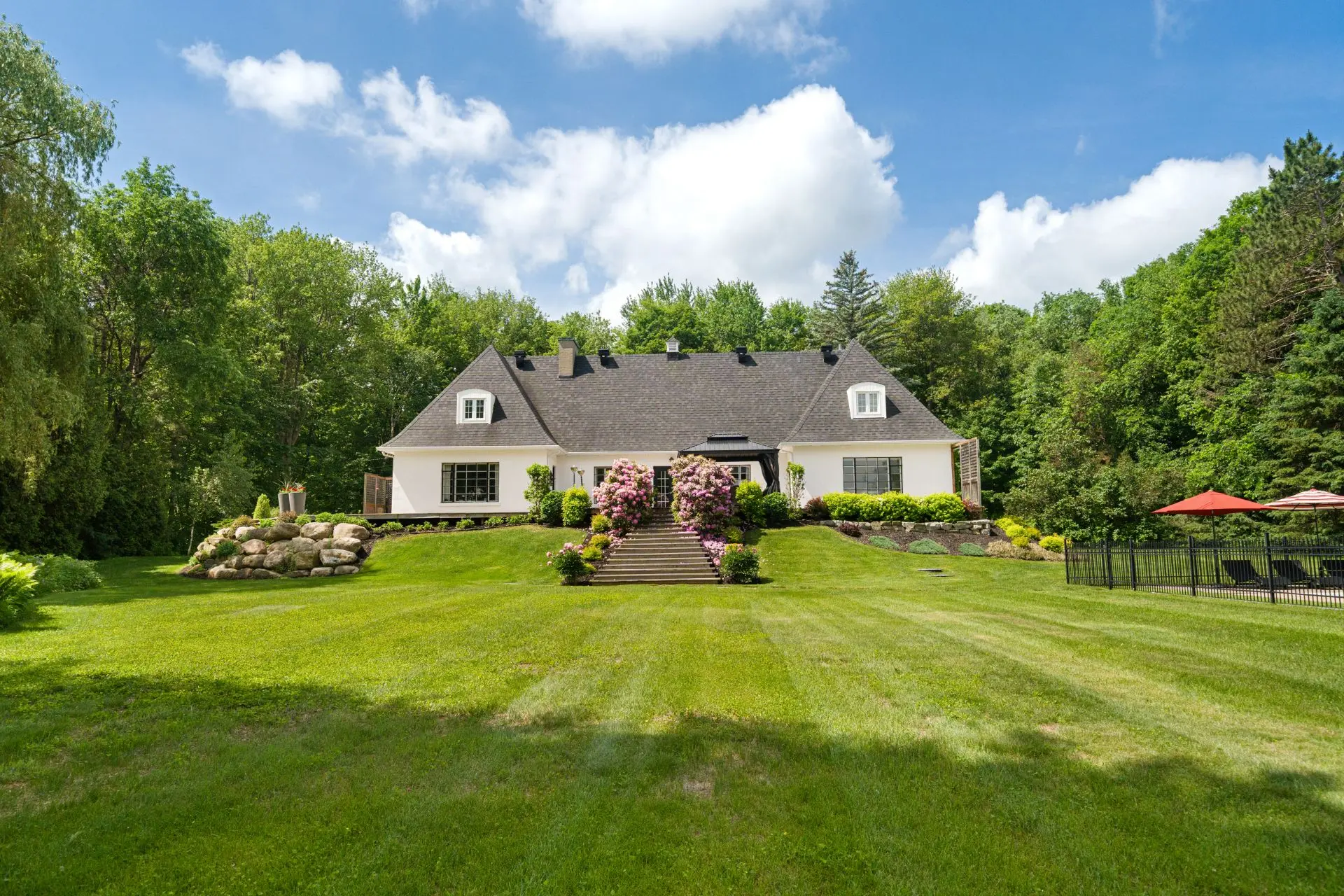 3445 Route Harwood, Hudson — photo 2