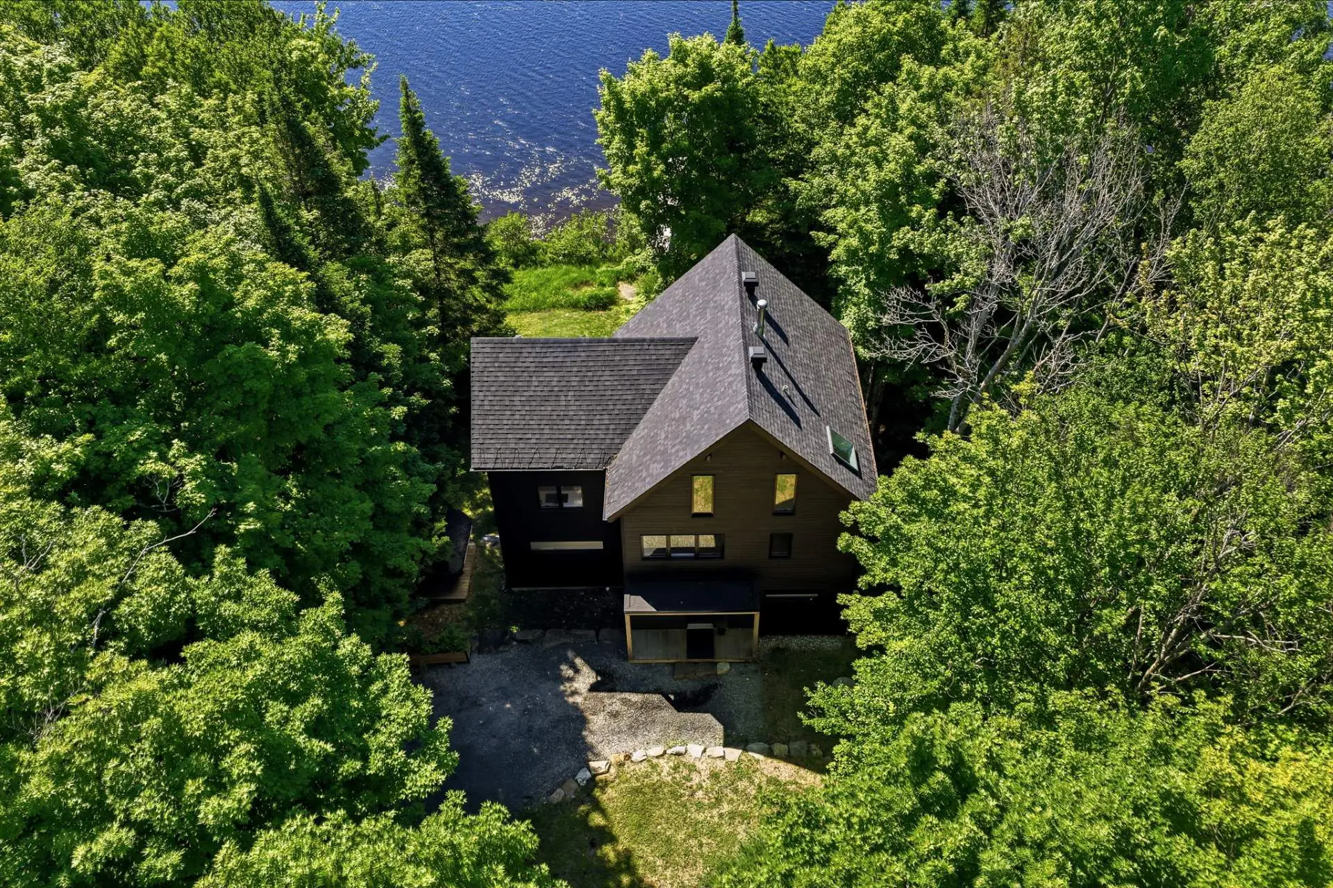 41 Ch. Lakeshore, Morin-Heights — photo 1