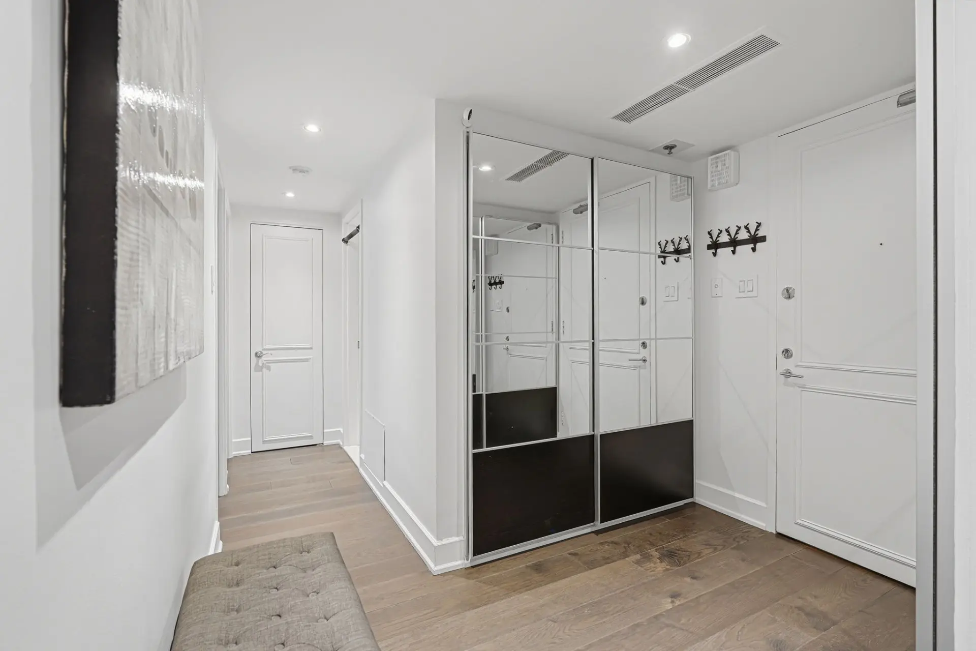 1545 Av. du Docteur-Penfield, # 301 — photo 2