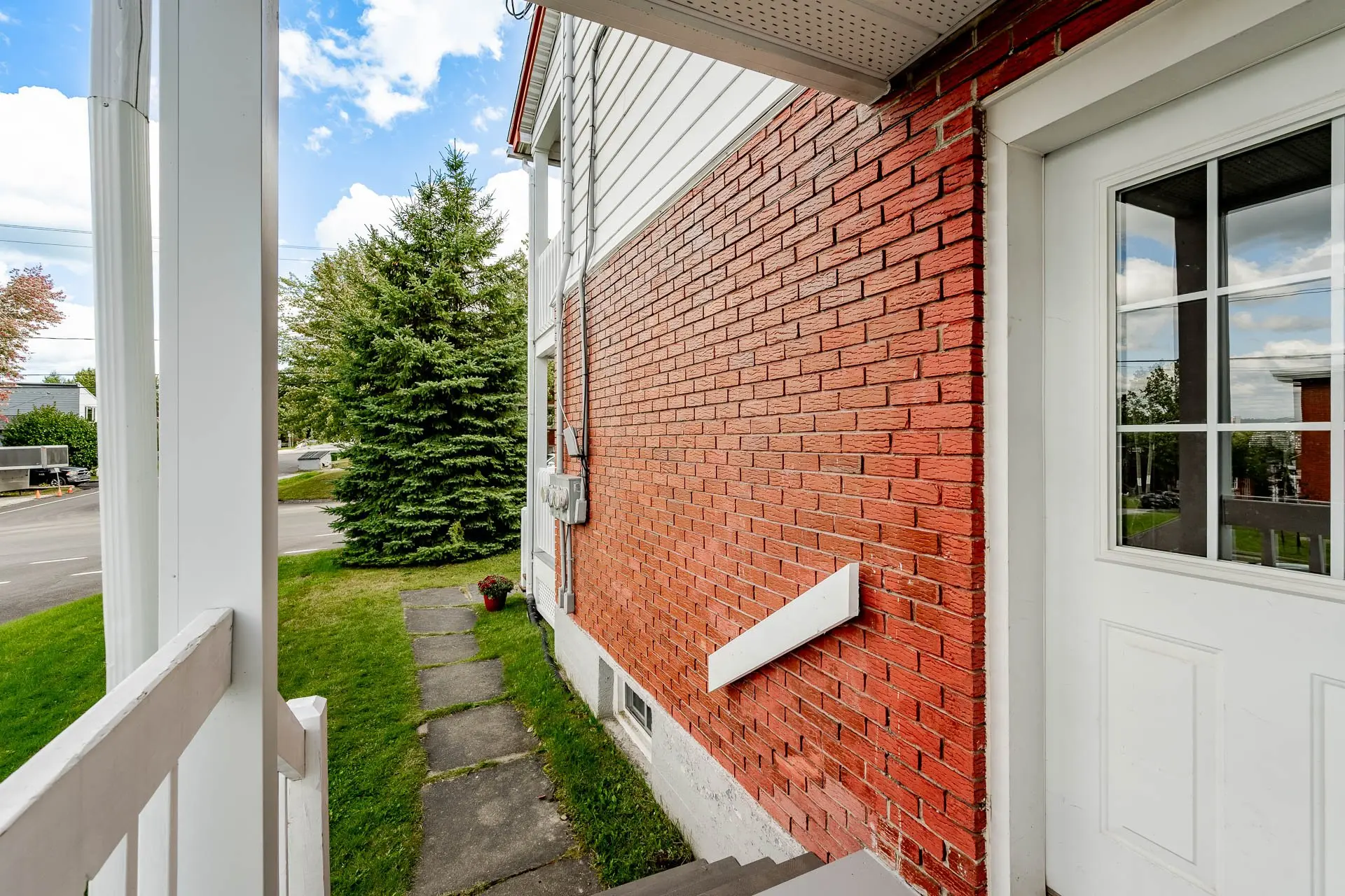 1403 Rue Cabana — photo 3