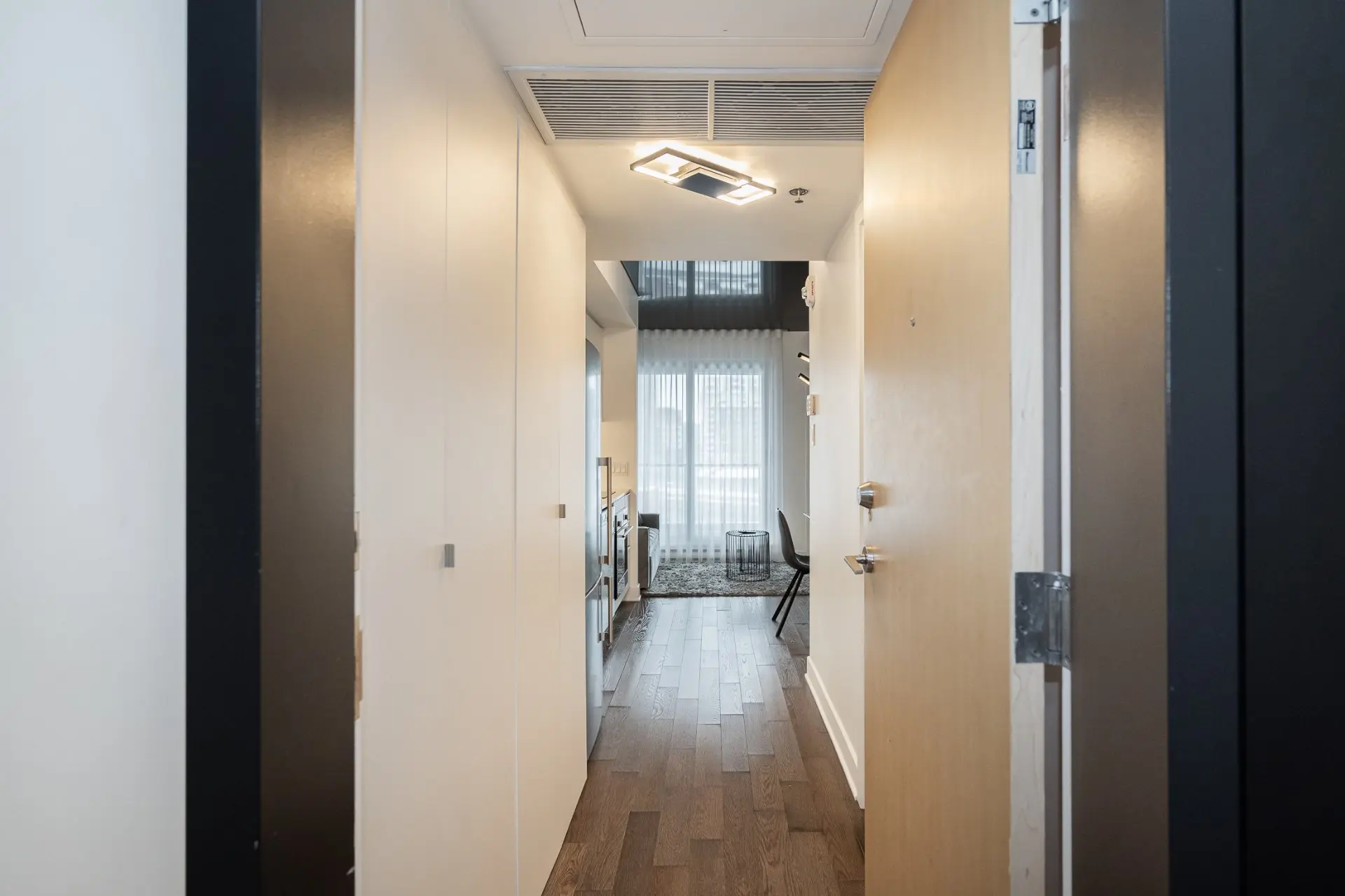 101 Rue Peel, # 554 — photo 3