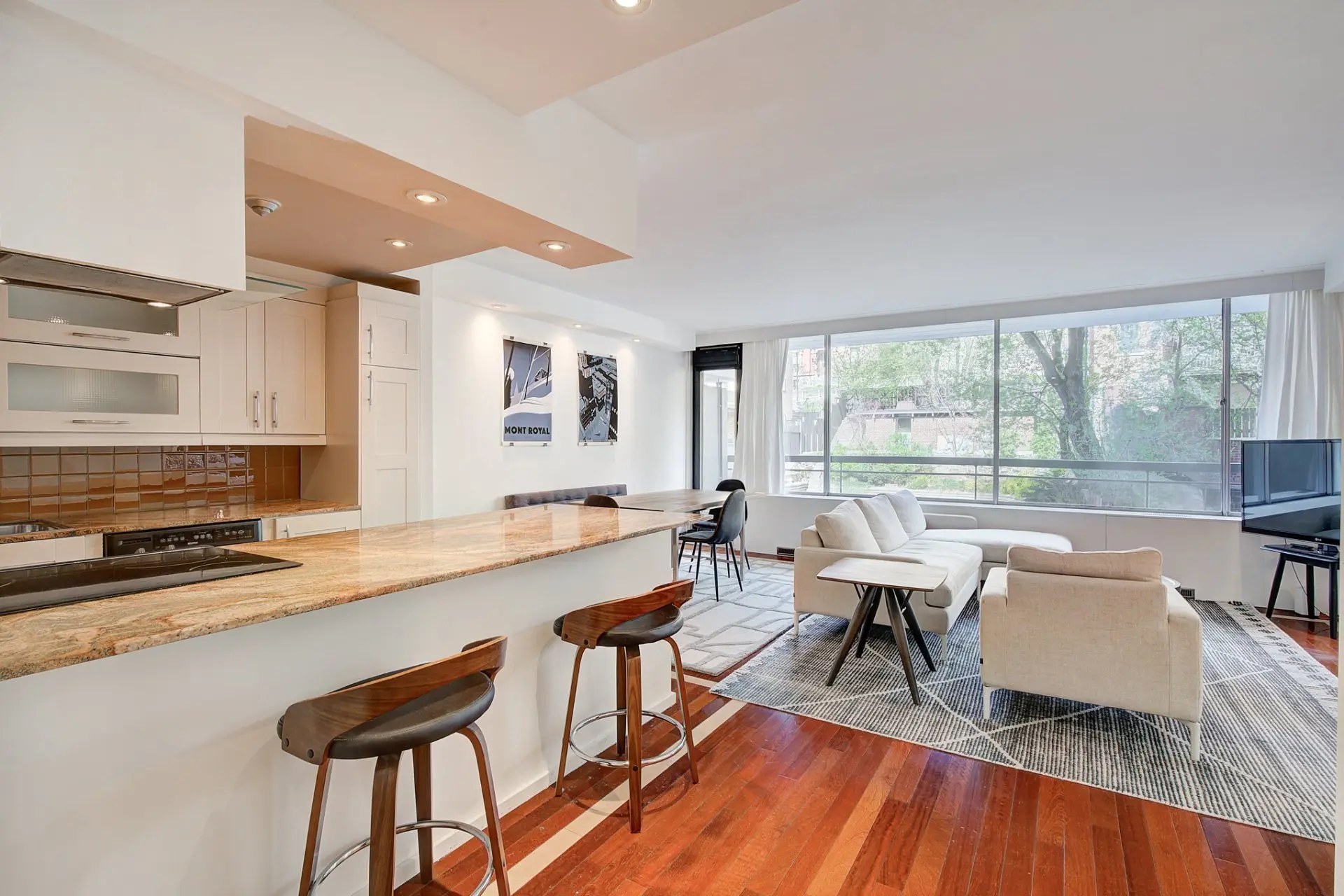 1545 Av. du Docteur-Penfield, # 302 — photo 1