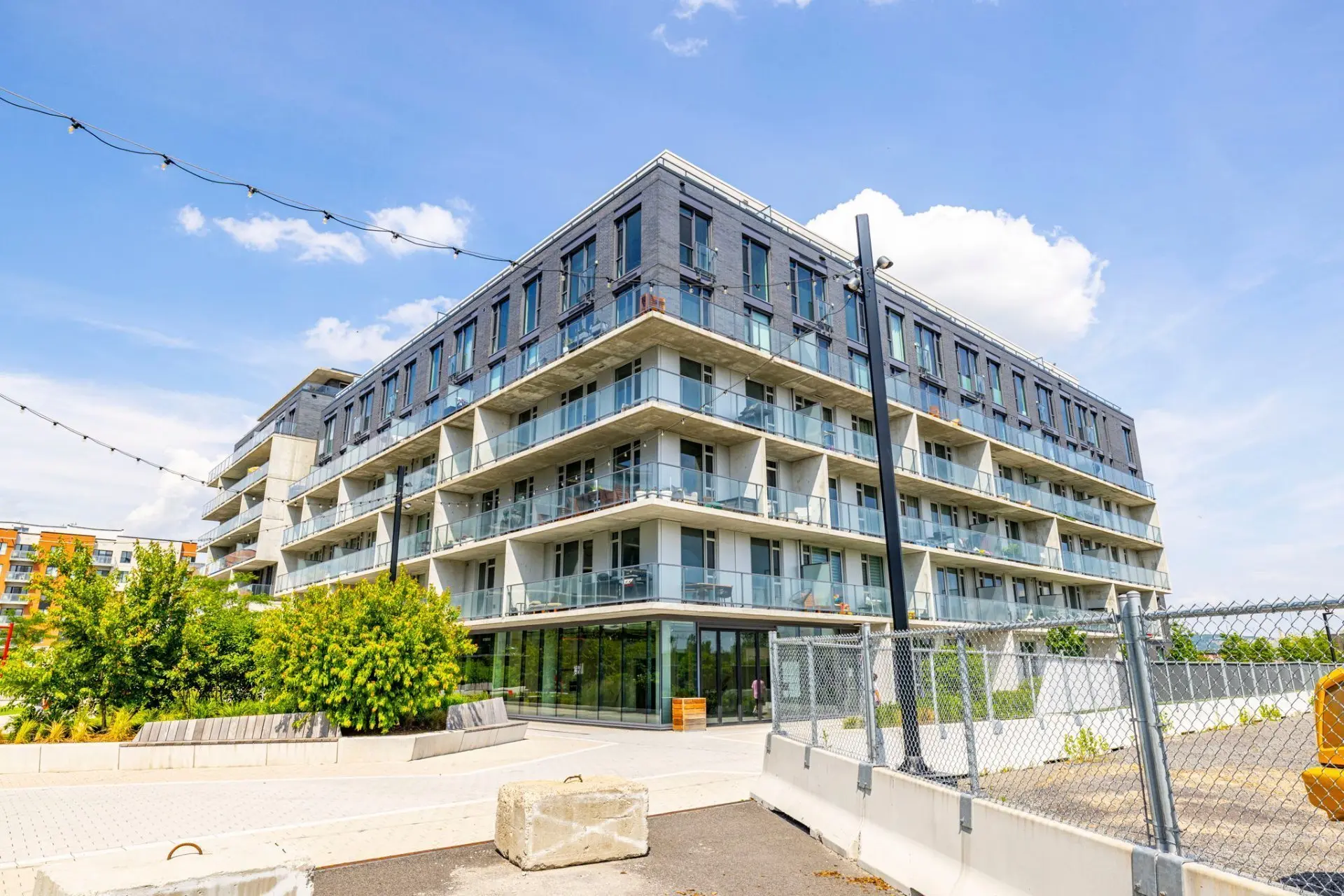 200 Boul. Marcel-Laurin, # PH803 — photo 1
