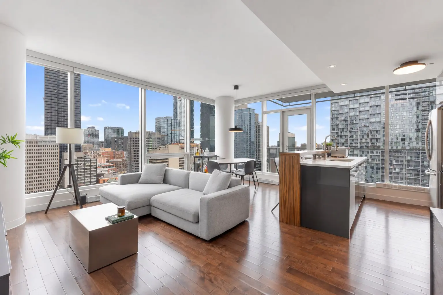 495 Av. Viger O., # 2305 — photo 2