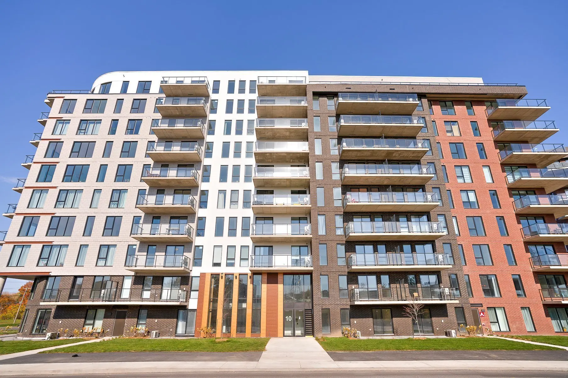 10 Av. Donegani, # 1001, Pointe-Claire — photo 1