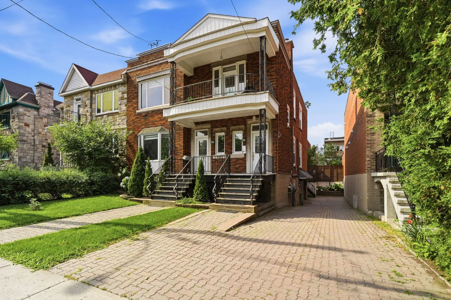 5592 Av. de Woodbury — photo 1