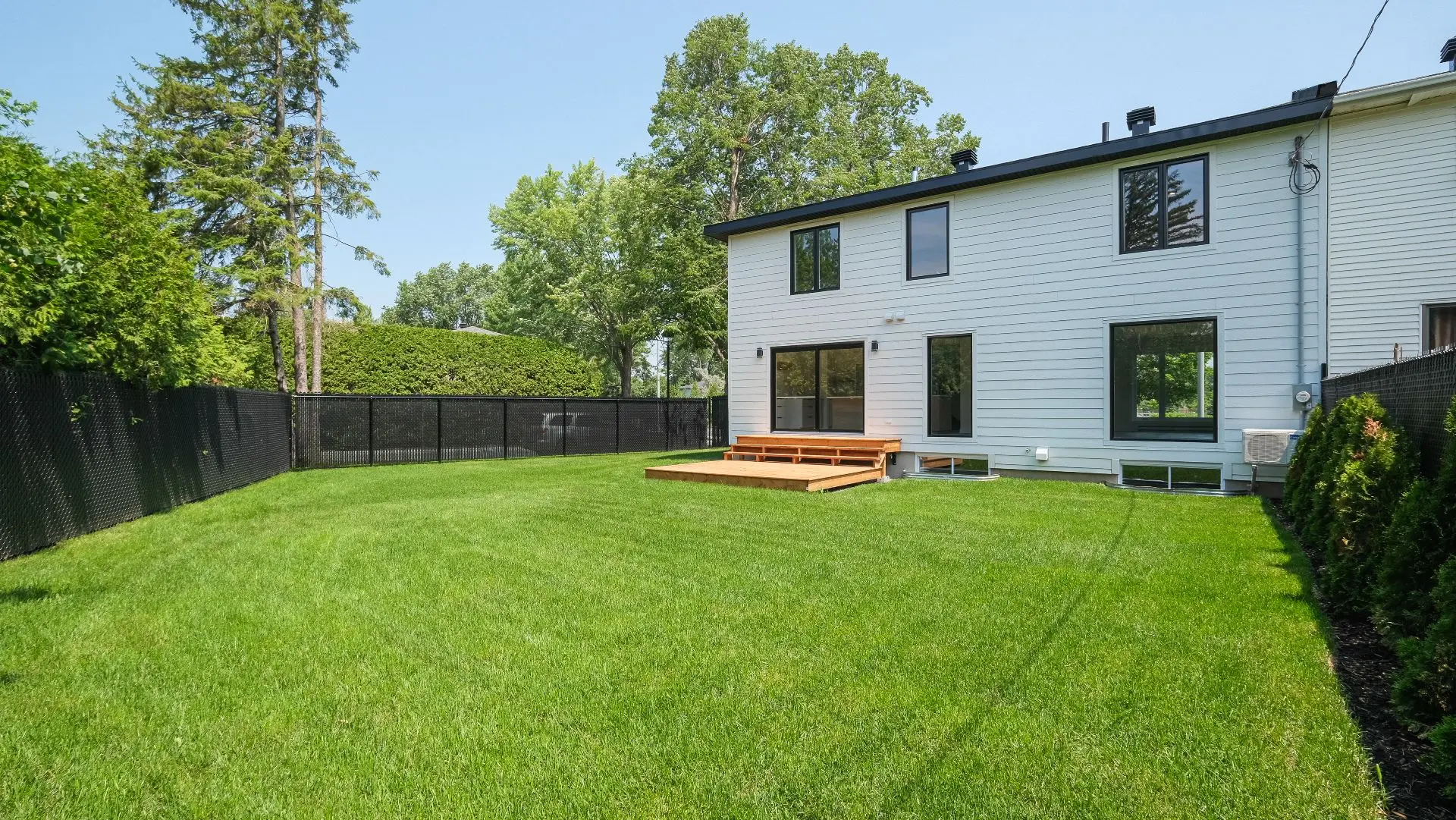 1350 Rue Hertel, Chambly — photo 2