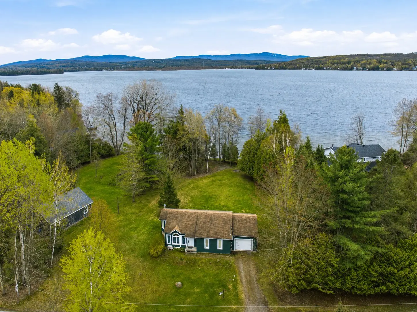 102Z Ch. de la Baie-Robinson, Lac-Brome — photo 1