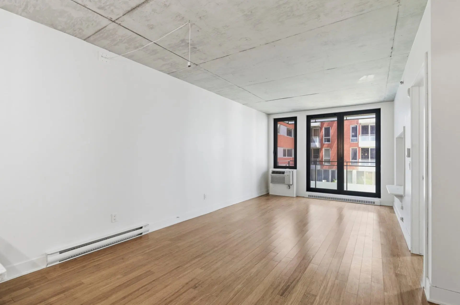 950 Rue Notre-Dame O., # 244 — photo 2