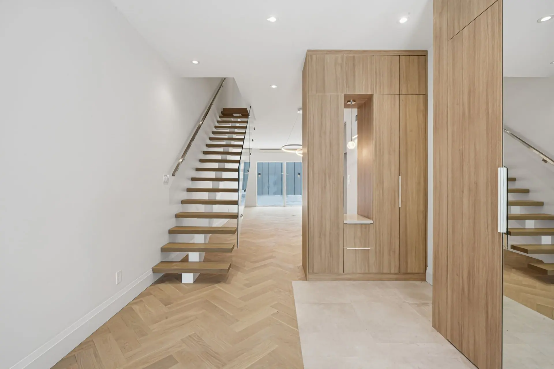 7067 Rue De La Roche — photo 2