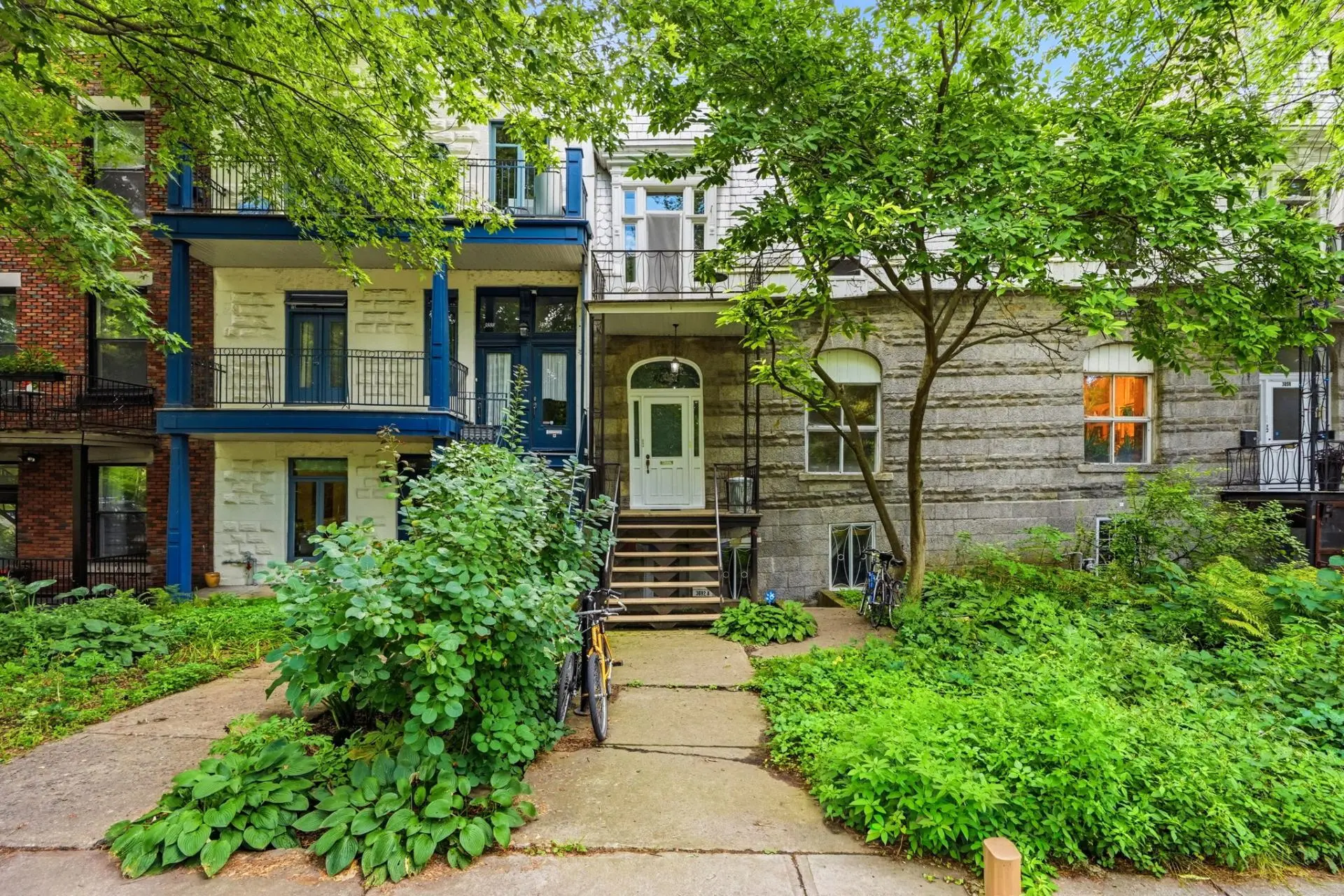 3892 Av. du Parc-La Fontaine — photo 1
