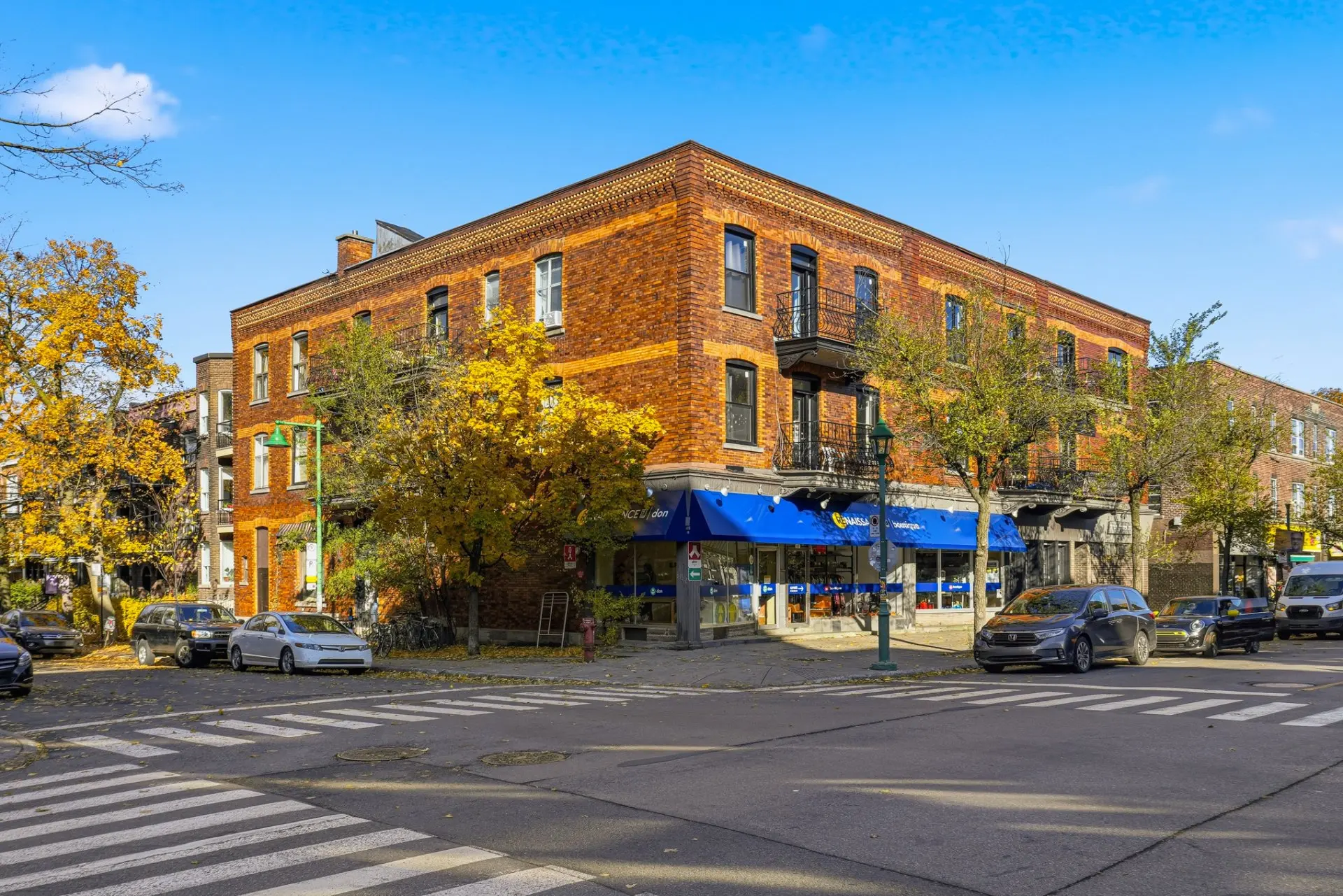 1089 Av. Bernard — photo 1