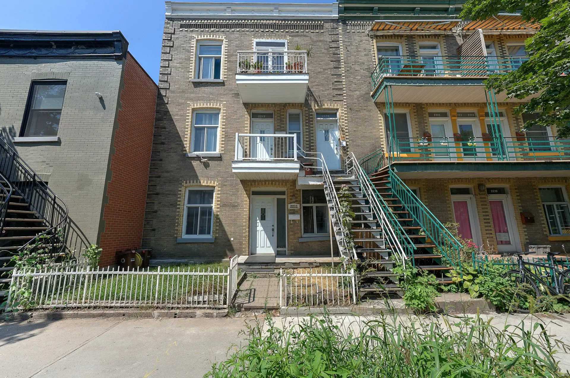 2215 Rue Marie-Anne E. — photo 1