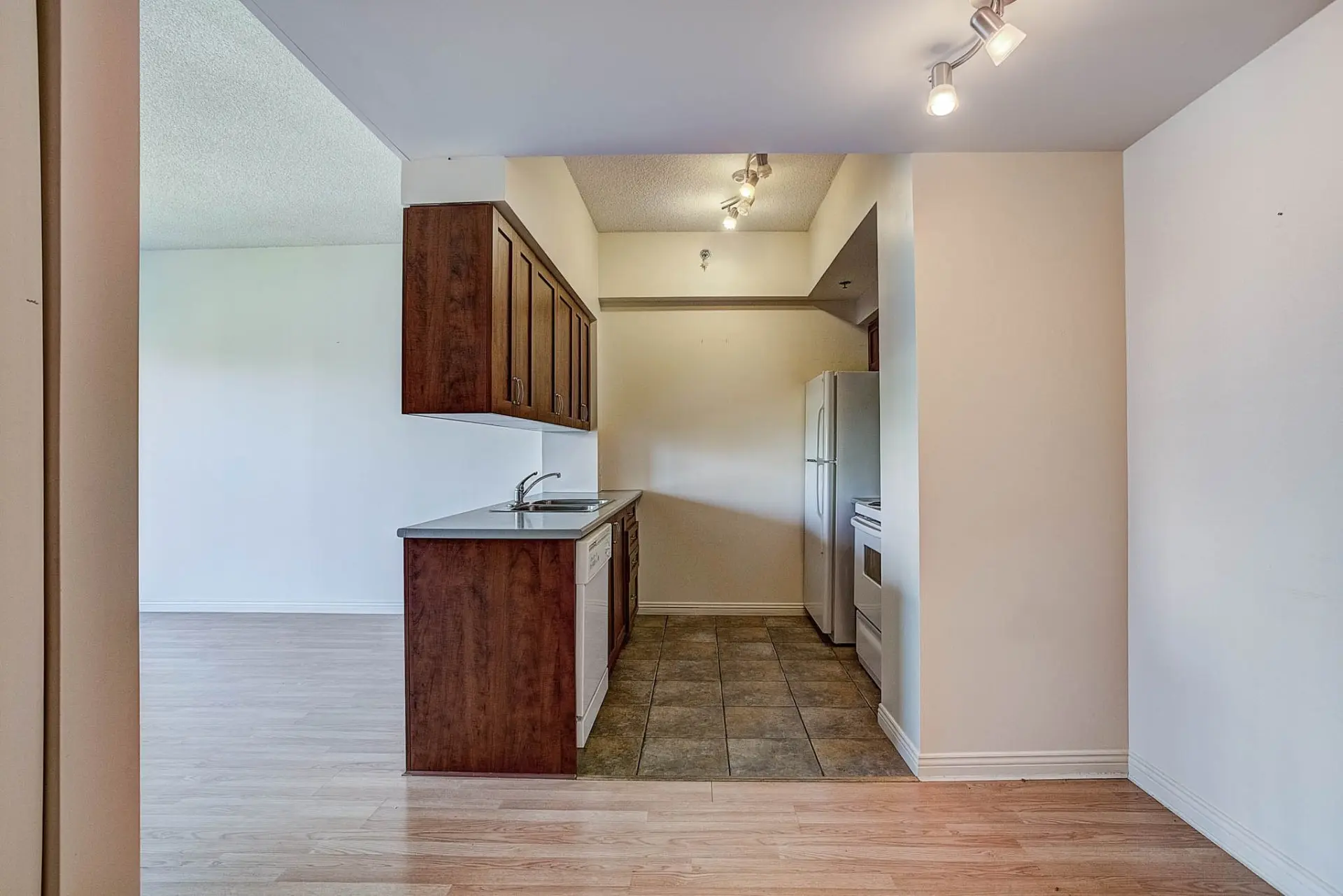1225 Rue Notre-Dame O., # 812 — photo 3