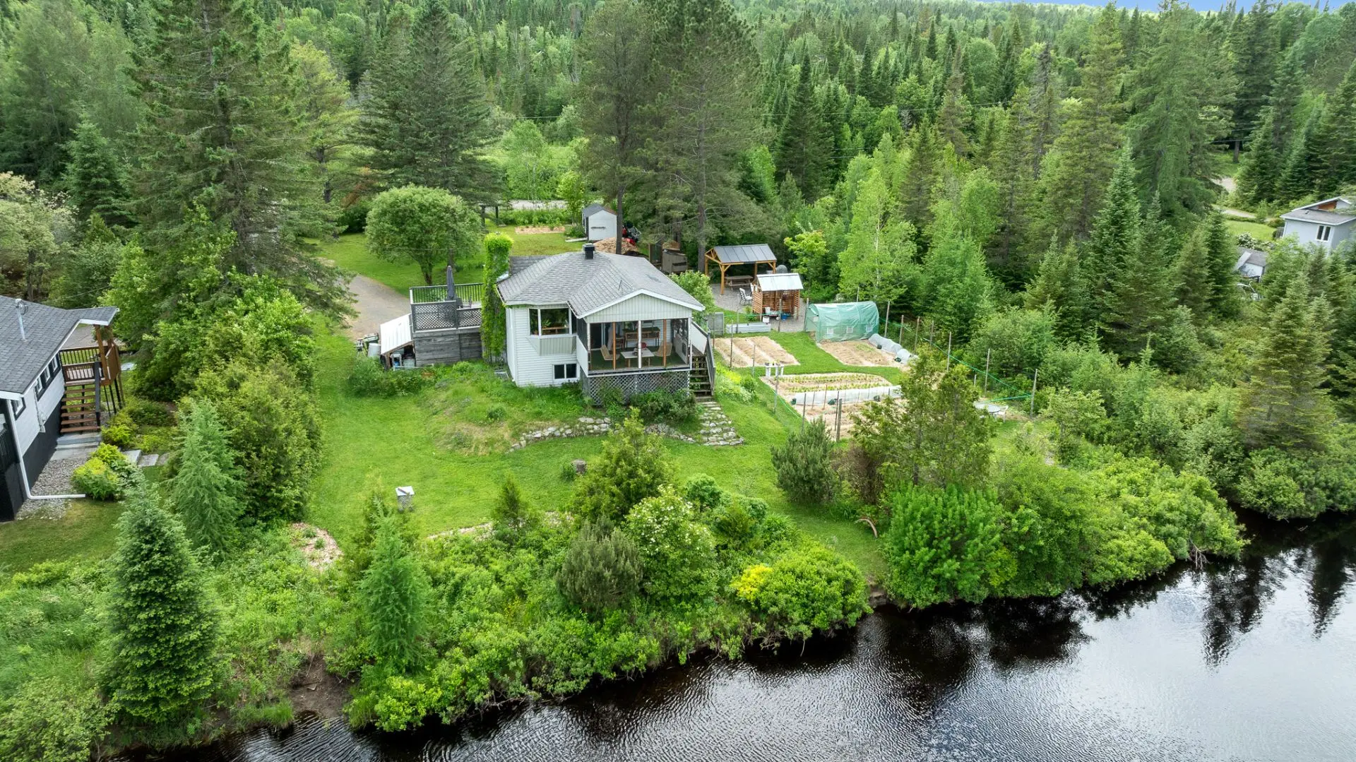 2230 Ch. Sicard, Sainte-Lucie-des-Laurentides — photo 2
