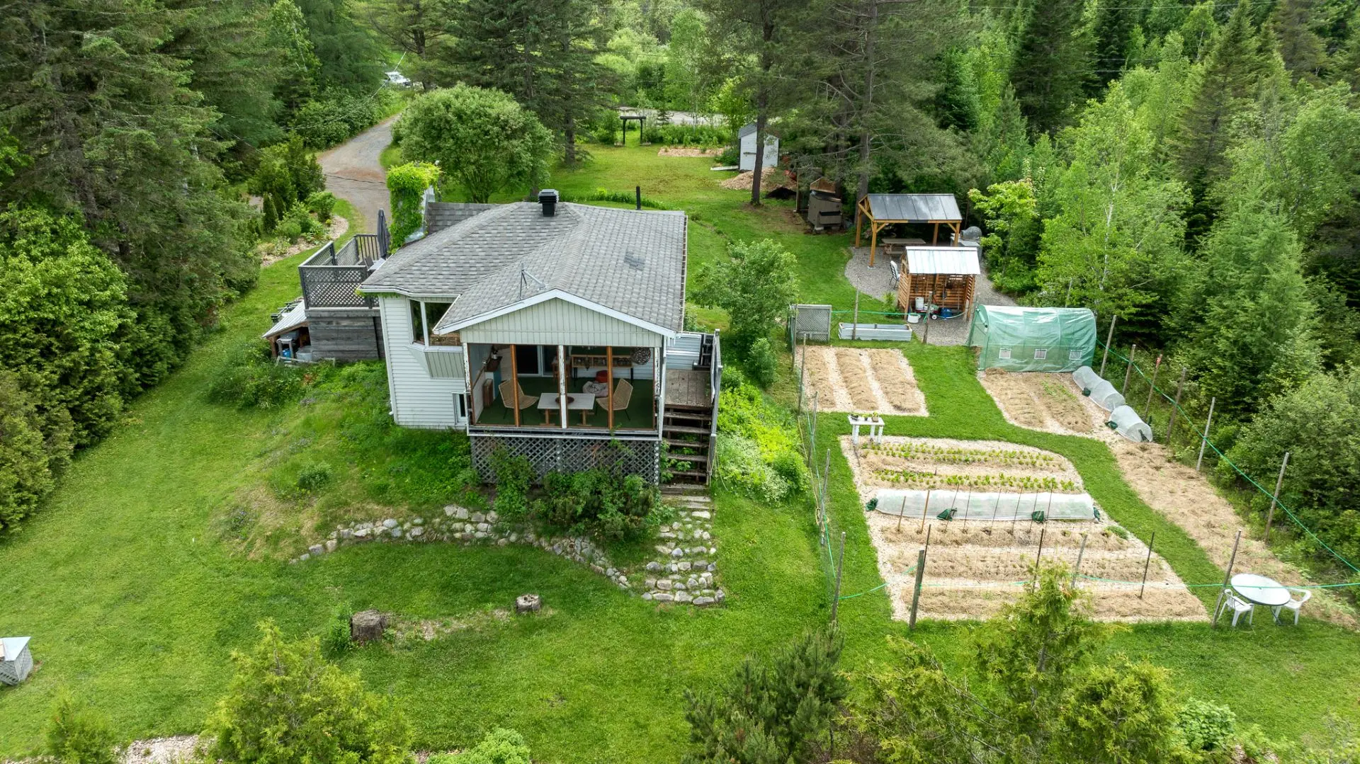 2230 Ch. Sicard, Sainte-Lucie-des-Laurentides — photo 3