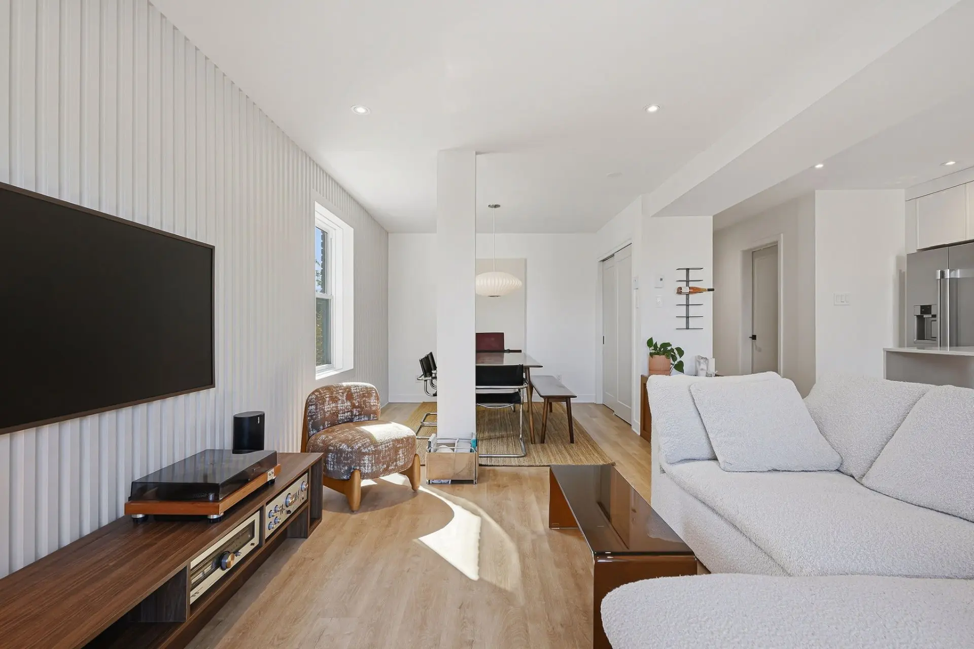 355 Av. Ash, # 8 — photo 3
