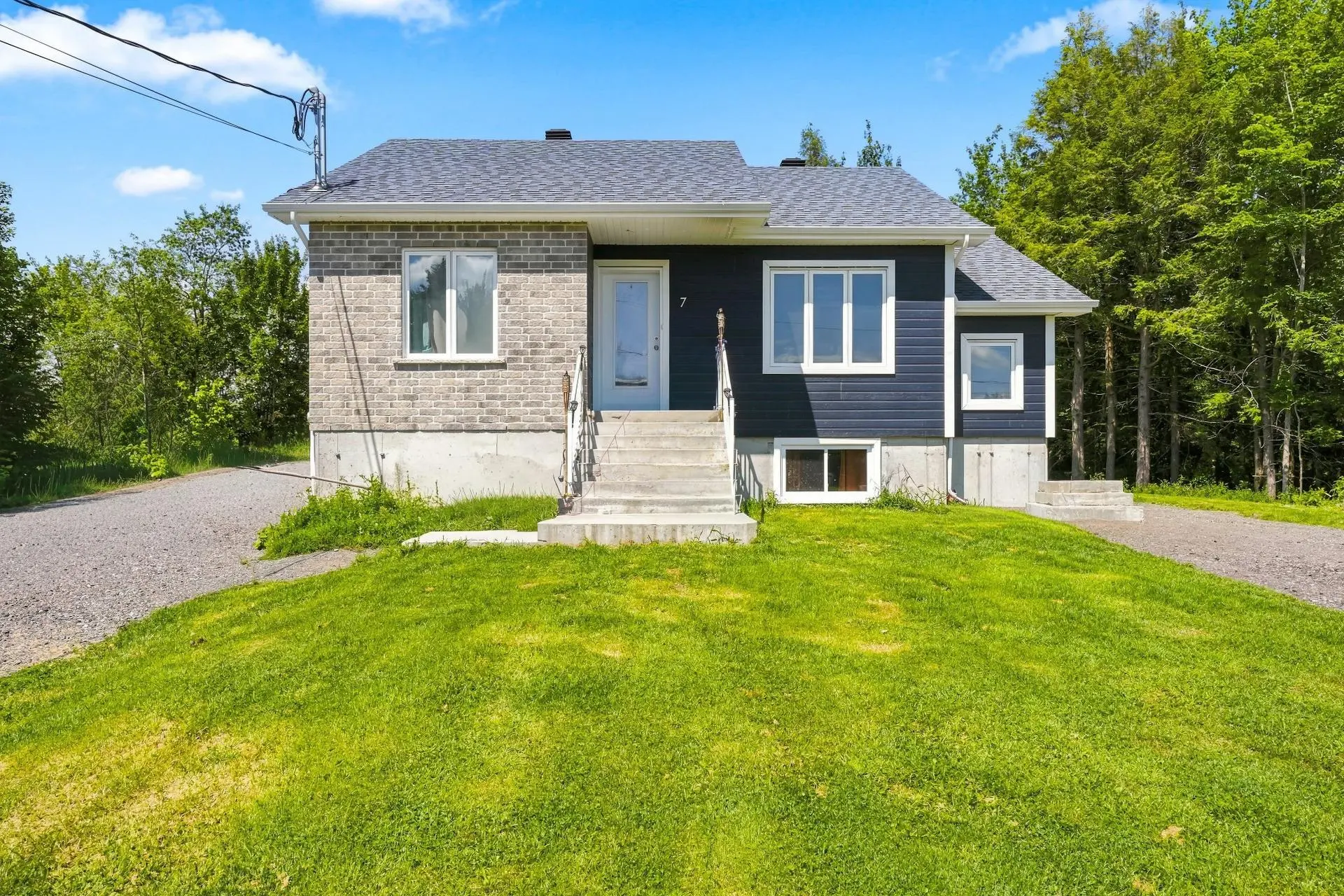 2A Place de la Clairière, Brownsburg-Chatham — photo 1