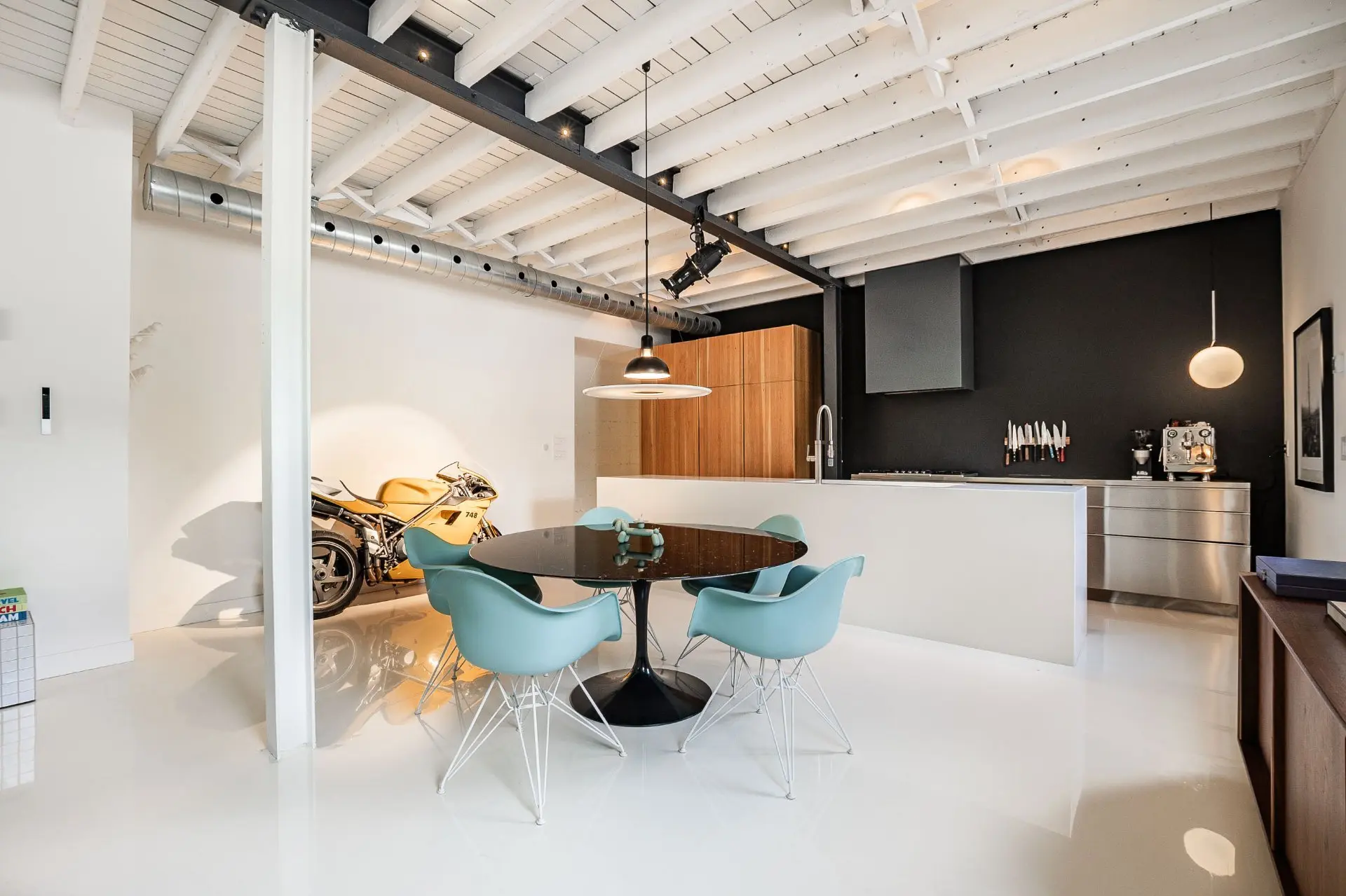 205 Rue St-Zotique O. — photo 1