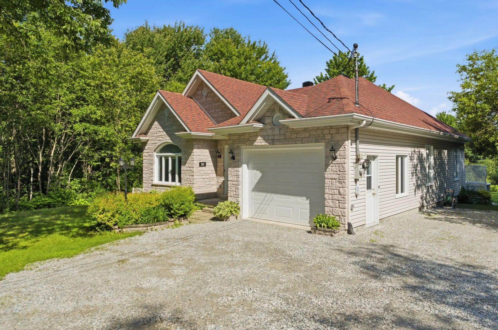 589 Ch. Biron, Ascot Corner — photo 3