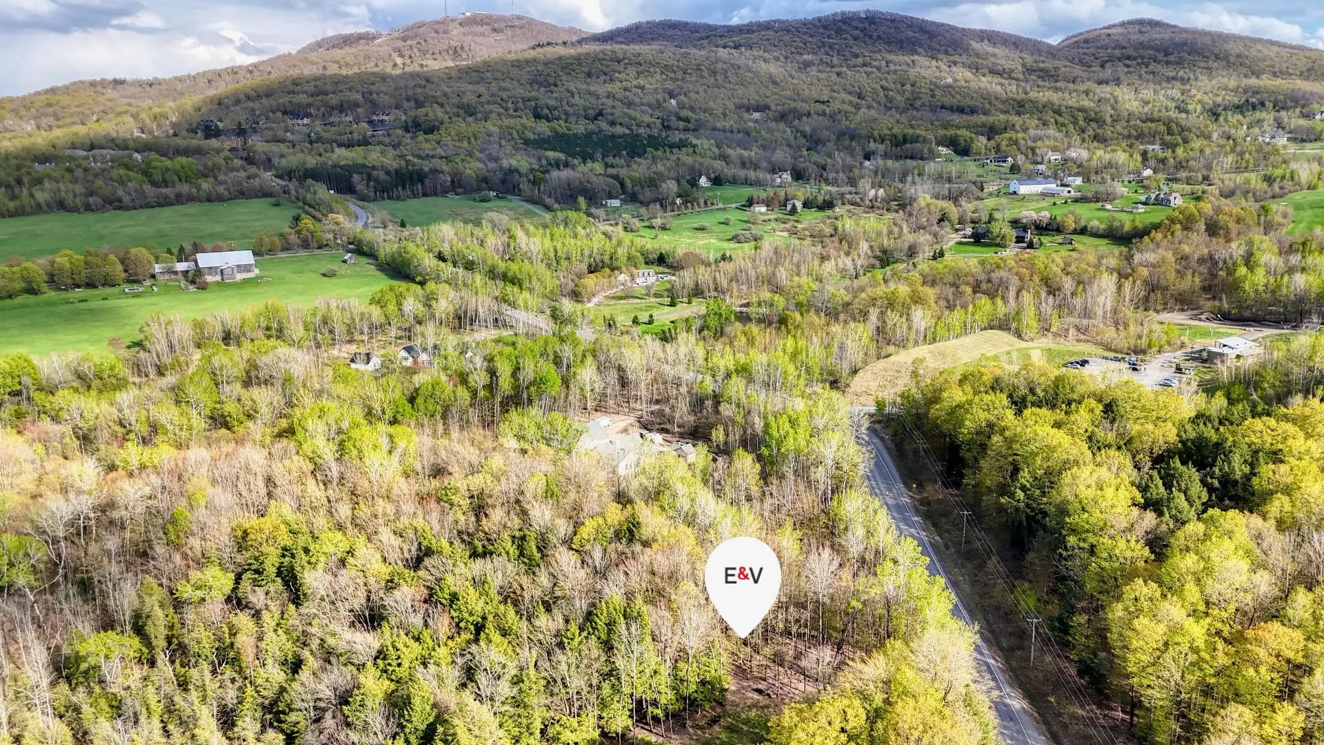 53 Ch. des Carrières, Bromont — photo 1