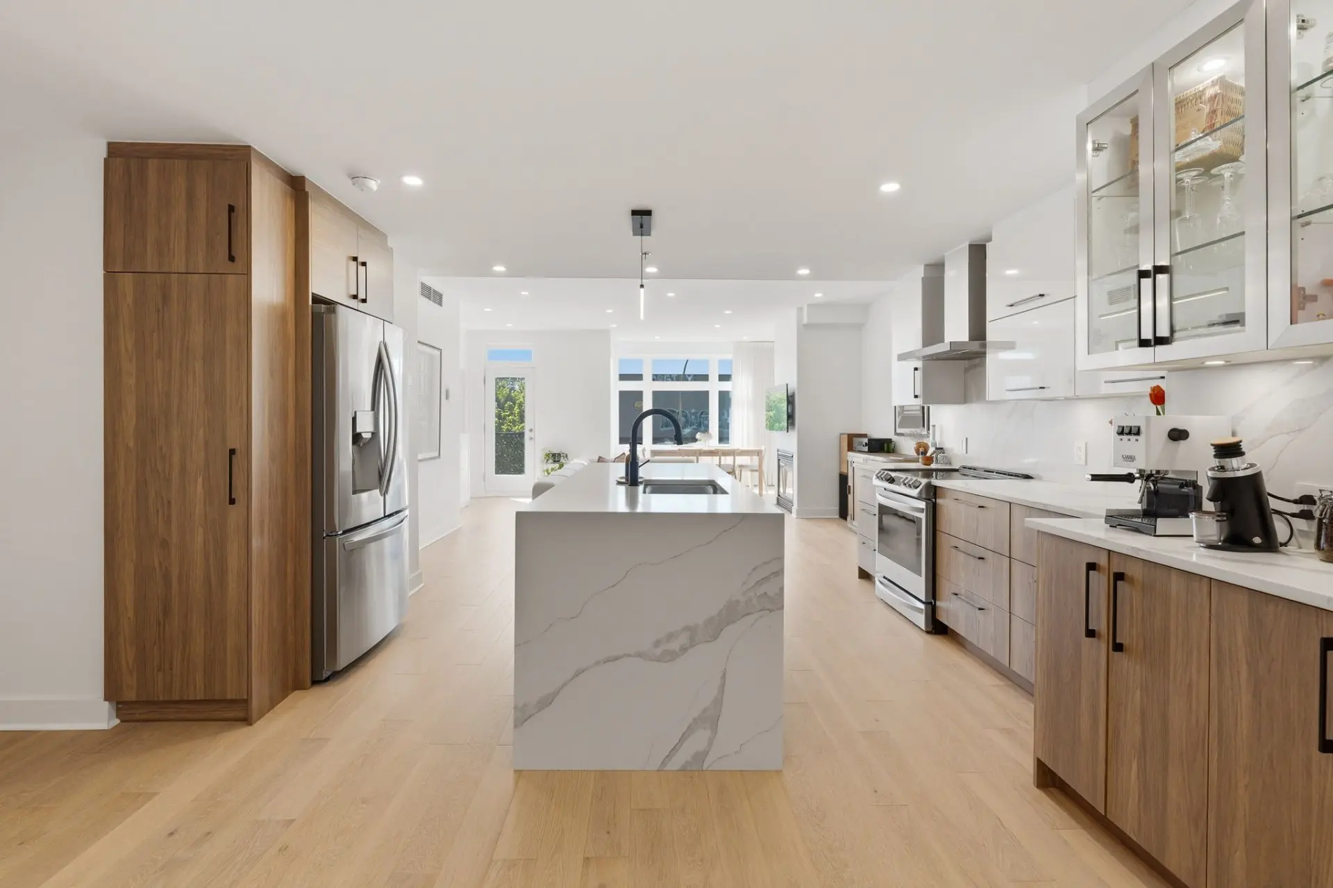 4574 Av. du Parc, # 34 — photo 1