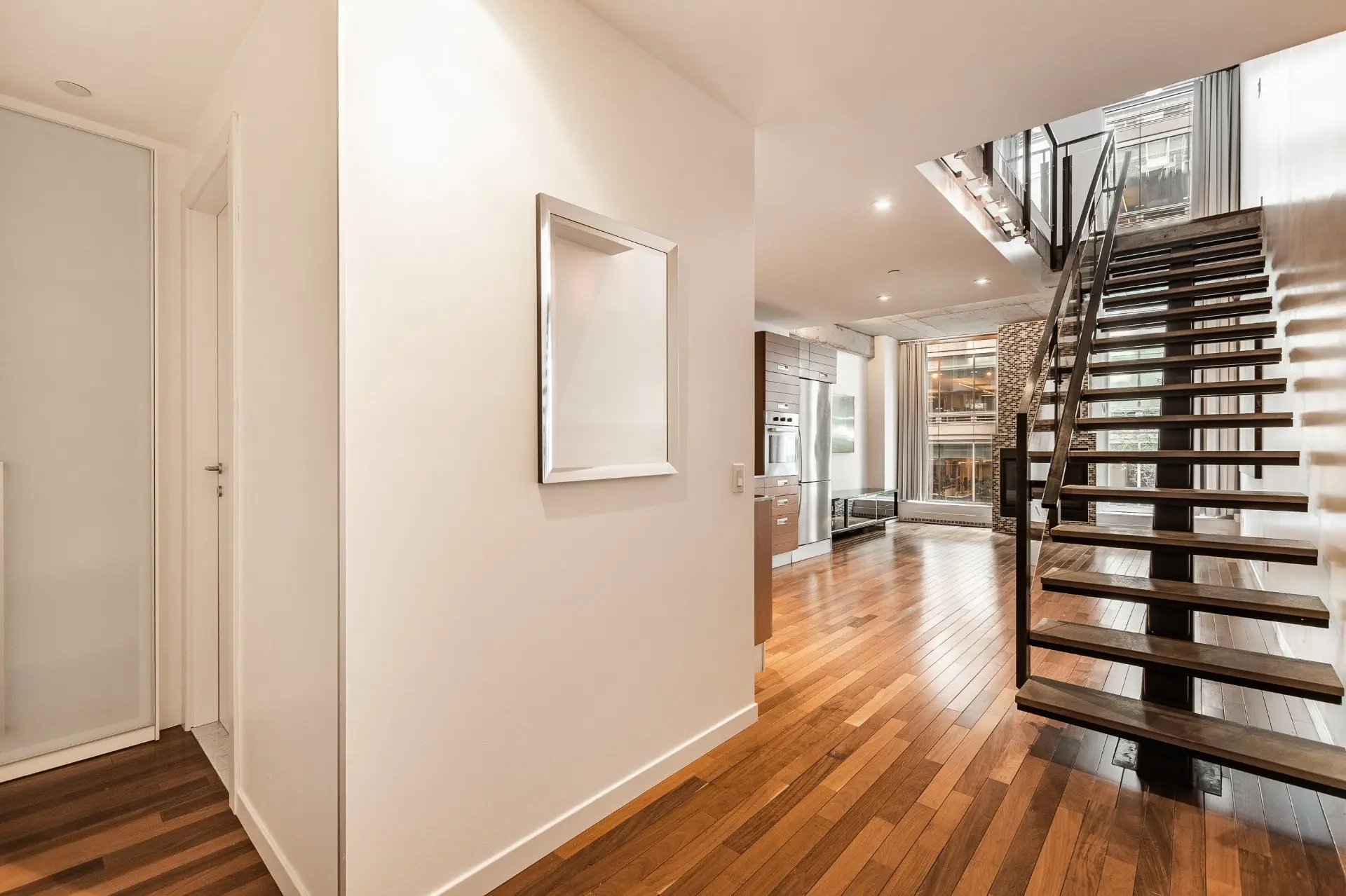 445 Av. Viger O., # 308 — photo 3